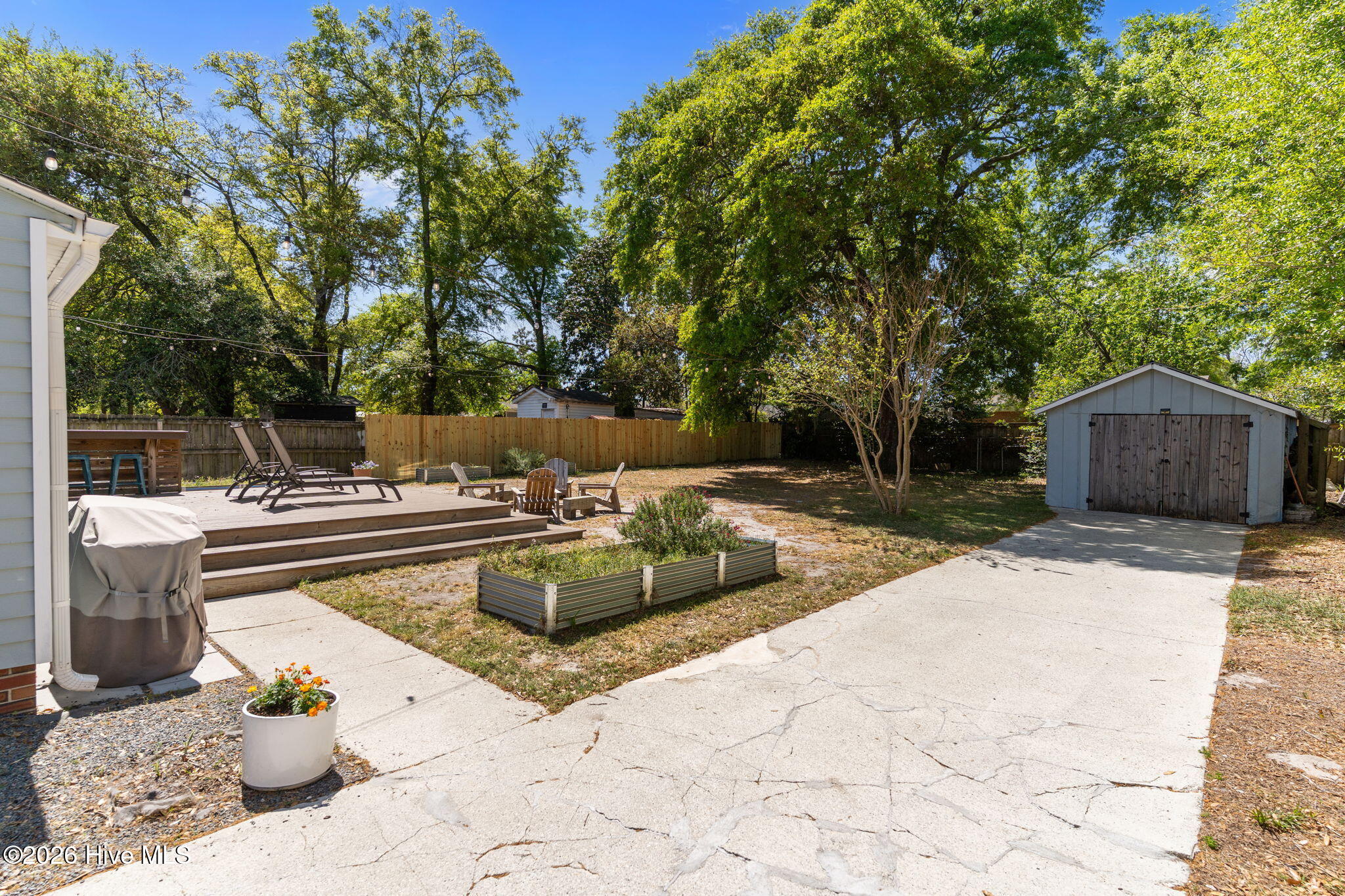 100564930 | Photo 33