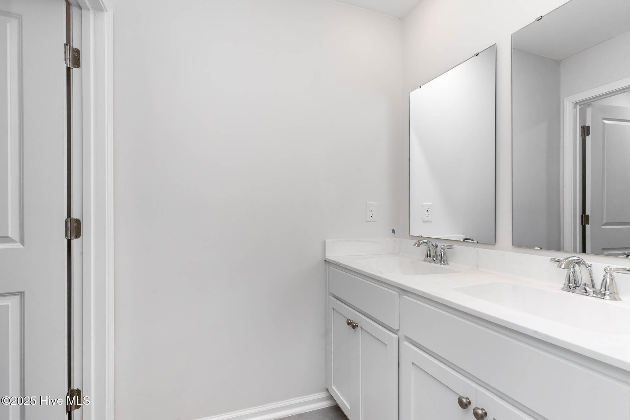 100550213 | Photo 31