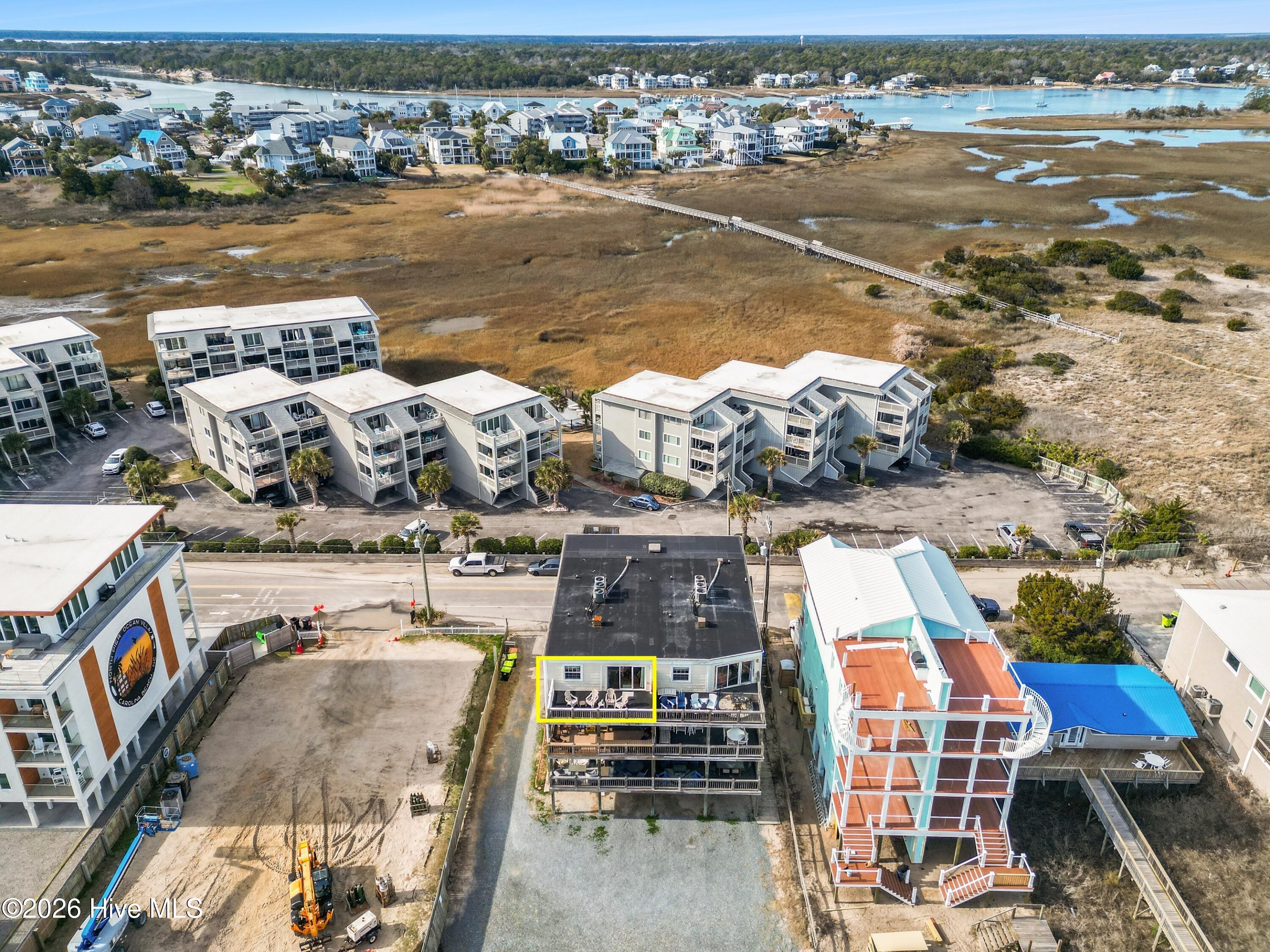 100549000 | Photo 52