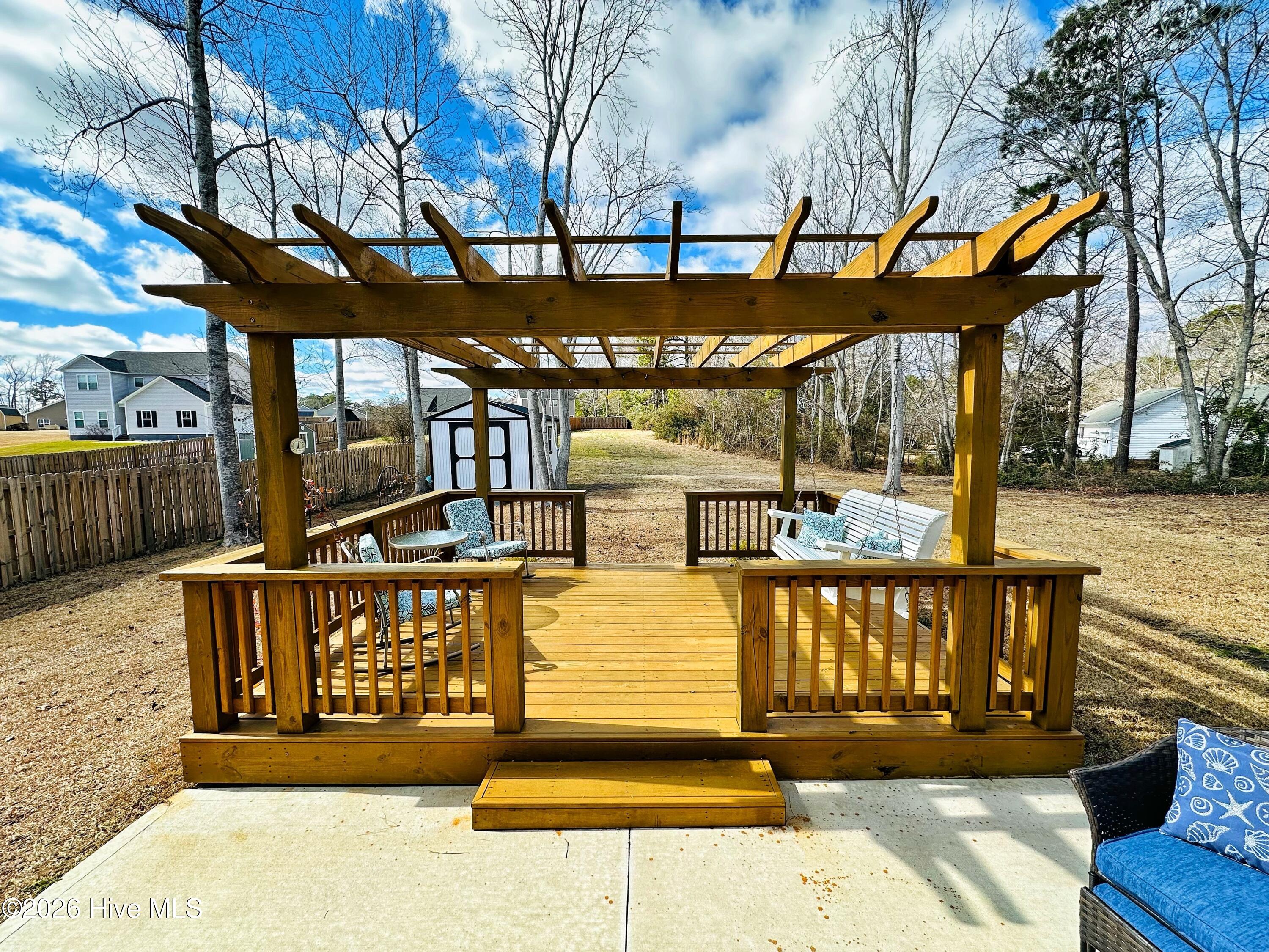 100555185 | Photo 38