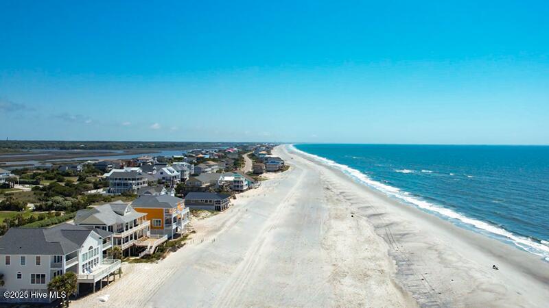 106 SE 44th Street, Oak Island, NC, 28465