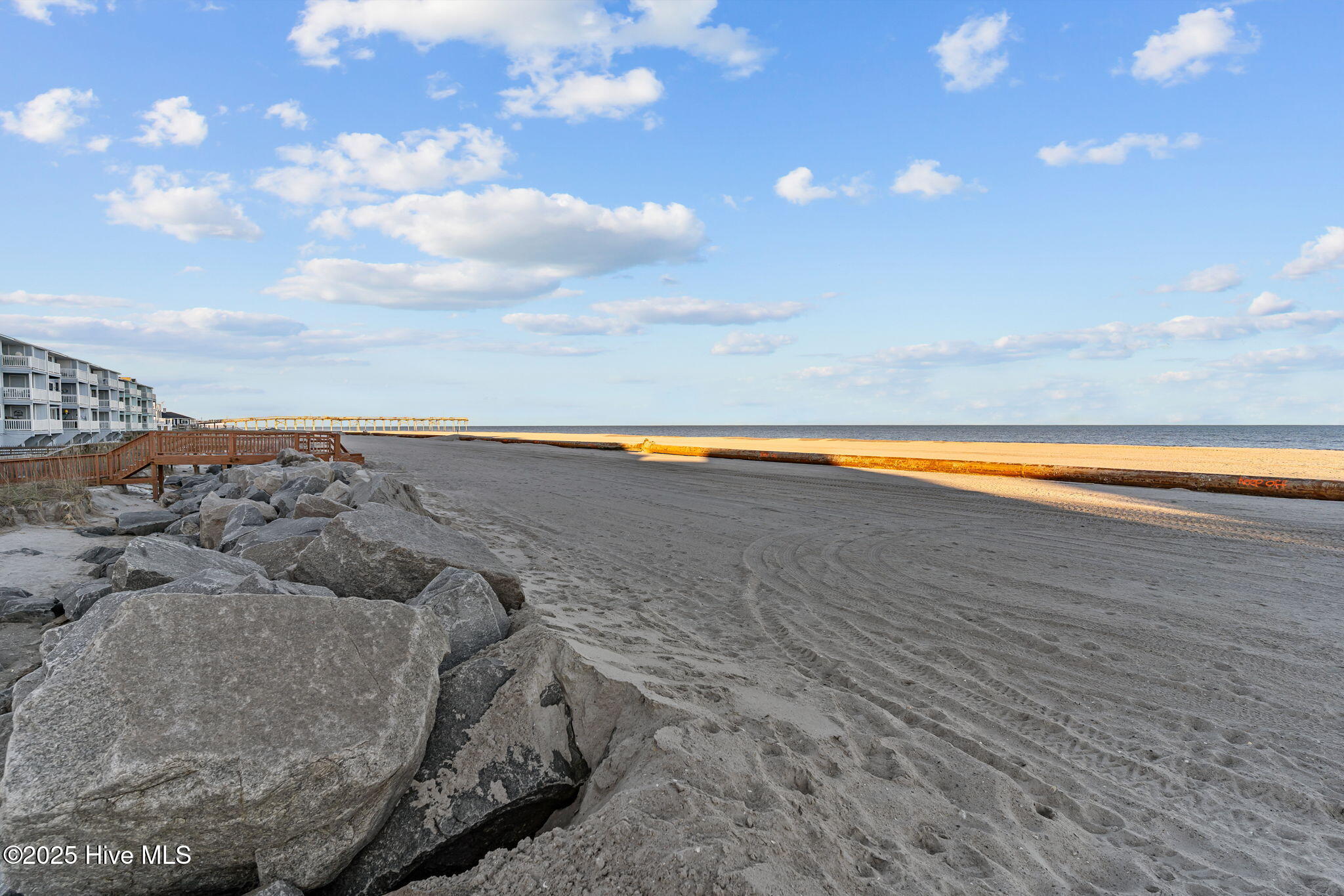 100534887 | Photo 47