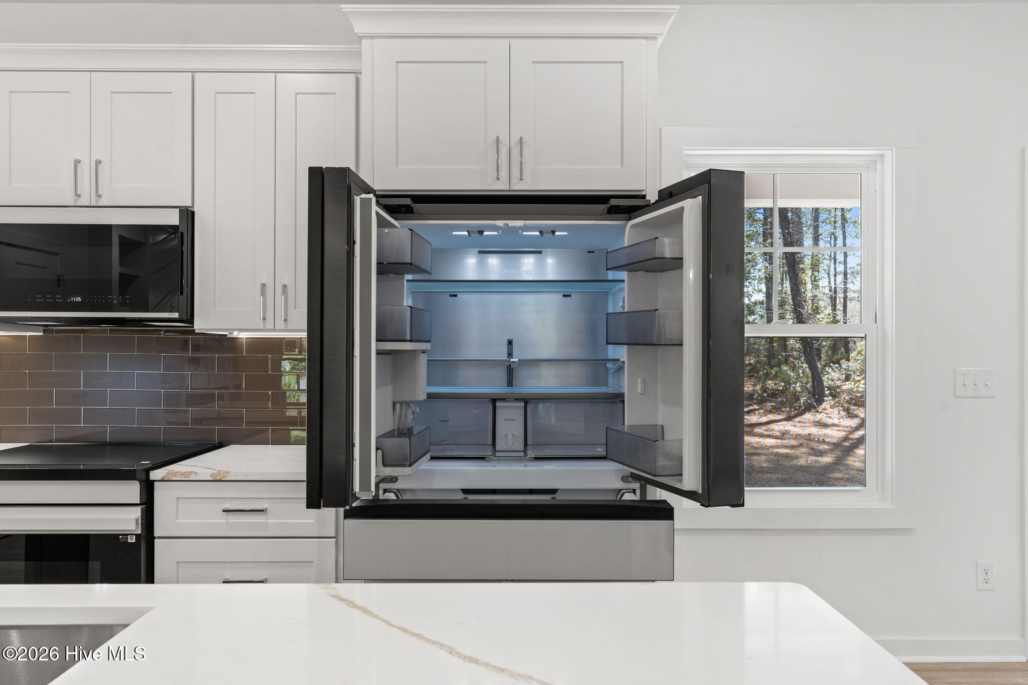 100559220 | Photo 17