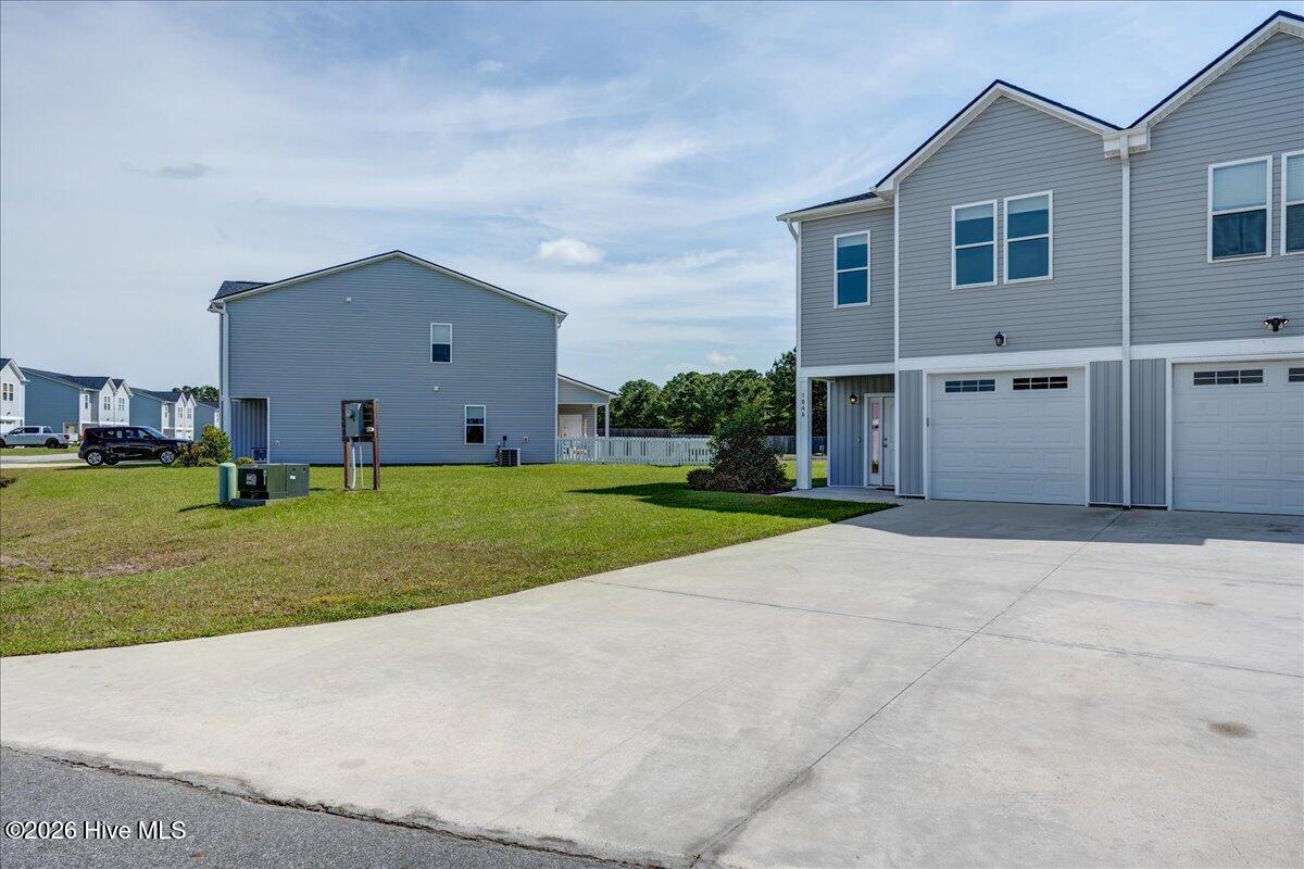 100567041 | Photo 42