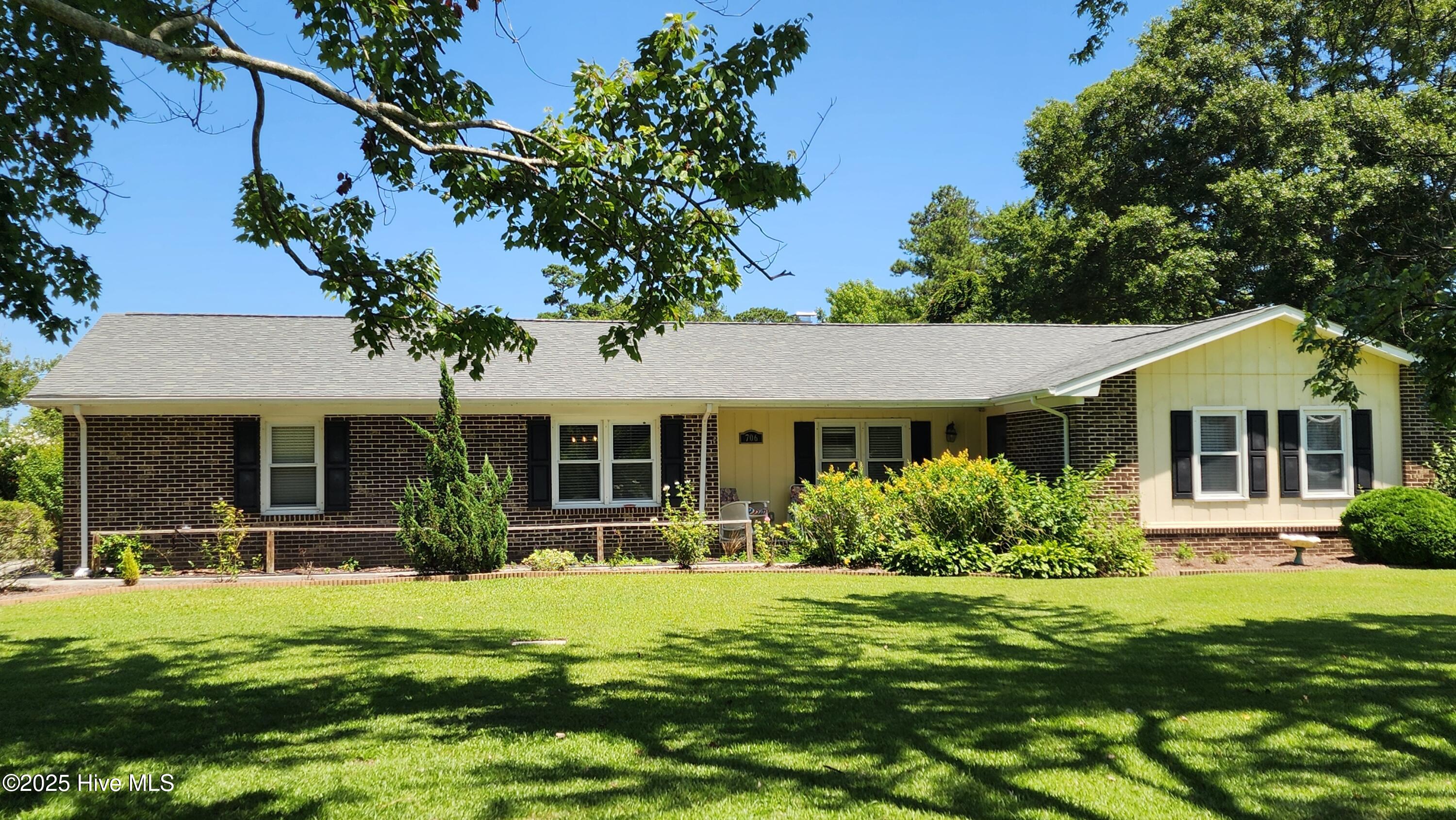 Homes for sale in Morehead City, NC | 706 Hedrick Blvd, Morehead City, NC 28557 | MLS# 100533839