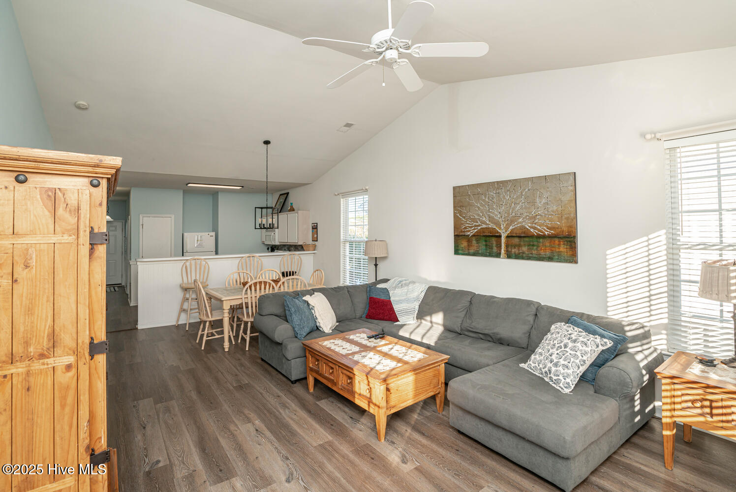 100538055 | Photo 18