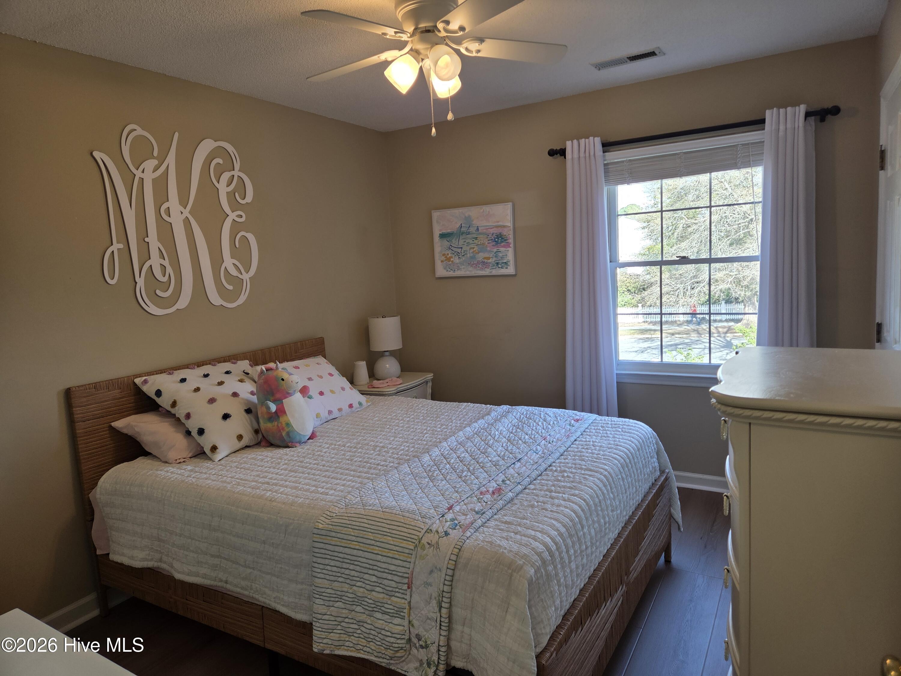 100560651 | Photo 16