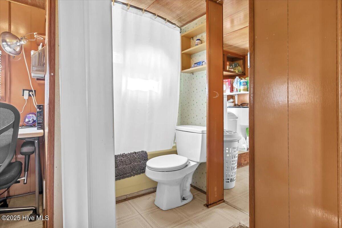 100525763 | Photo 15