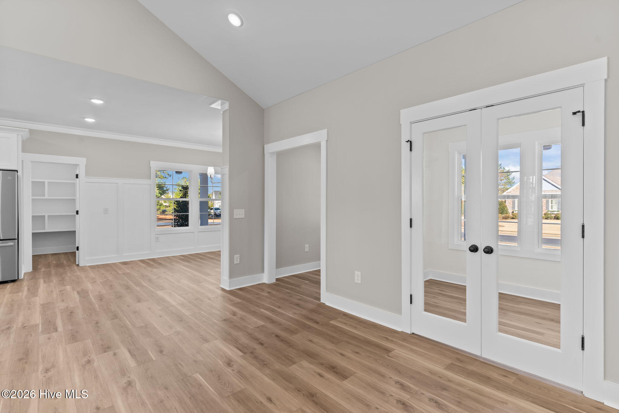 100549210 | Photo 13