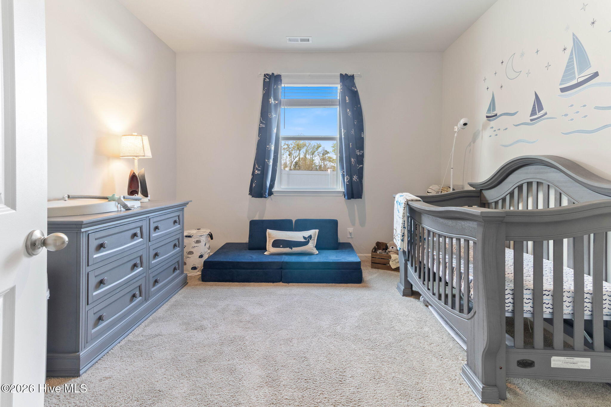 100561989 | Photo 11