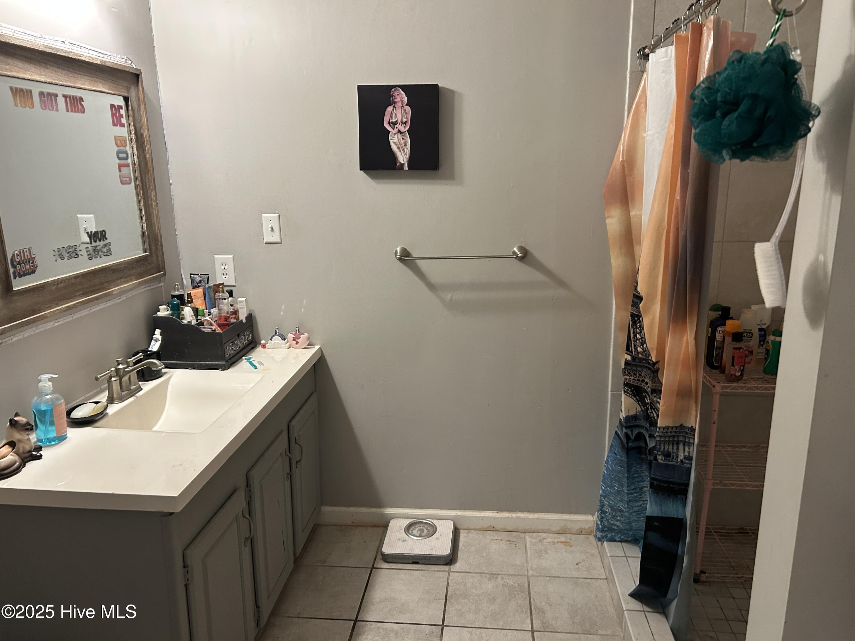 100533722 | Photo 12