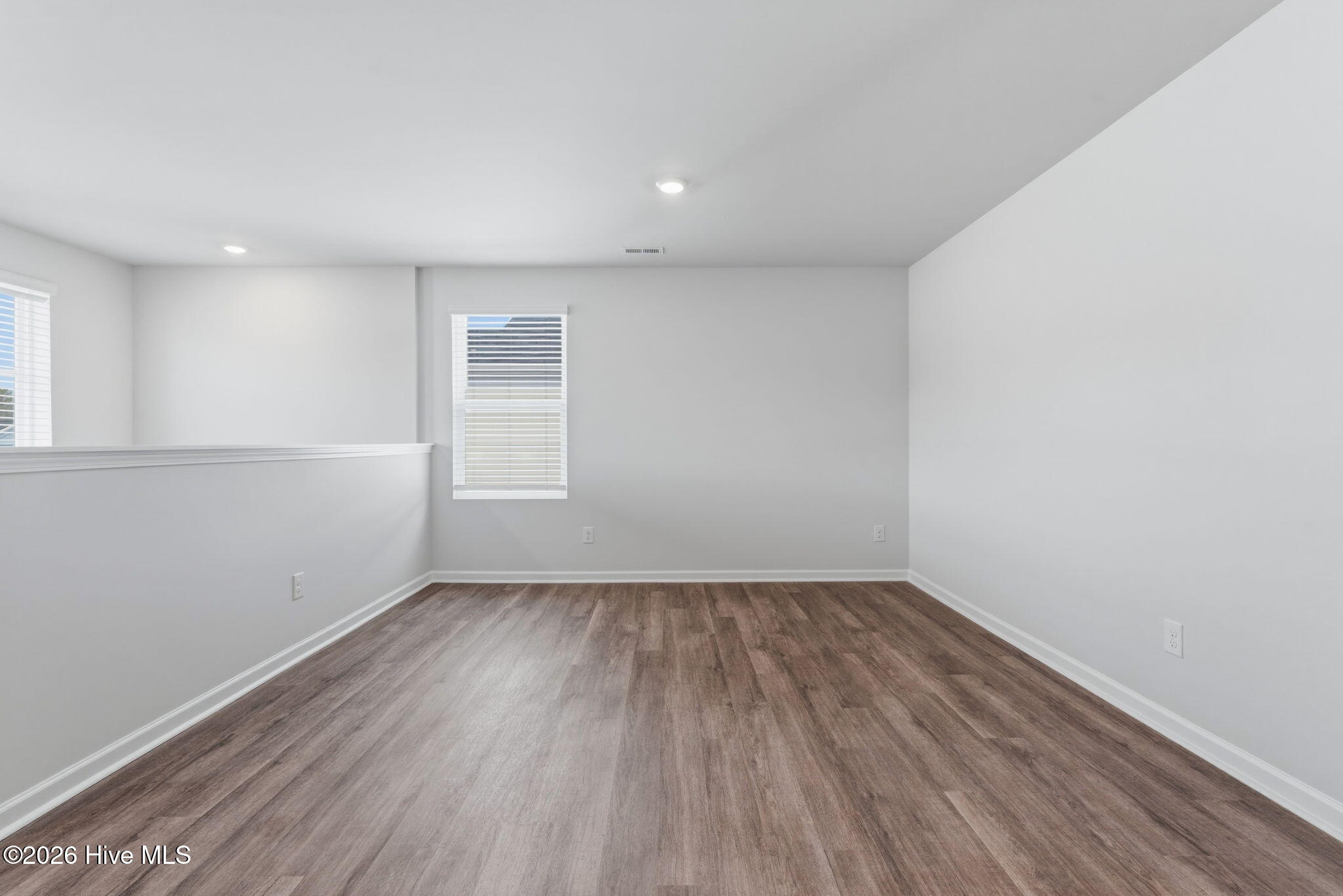 100532613 | Photo 32