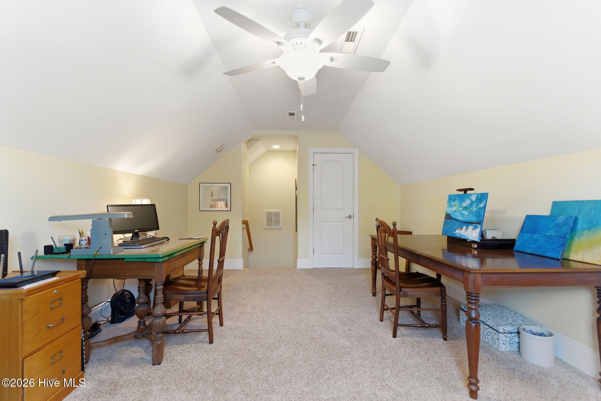 100569410 | Photo 25