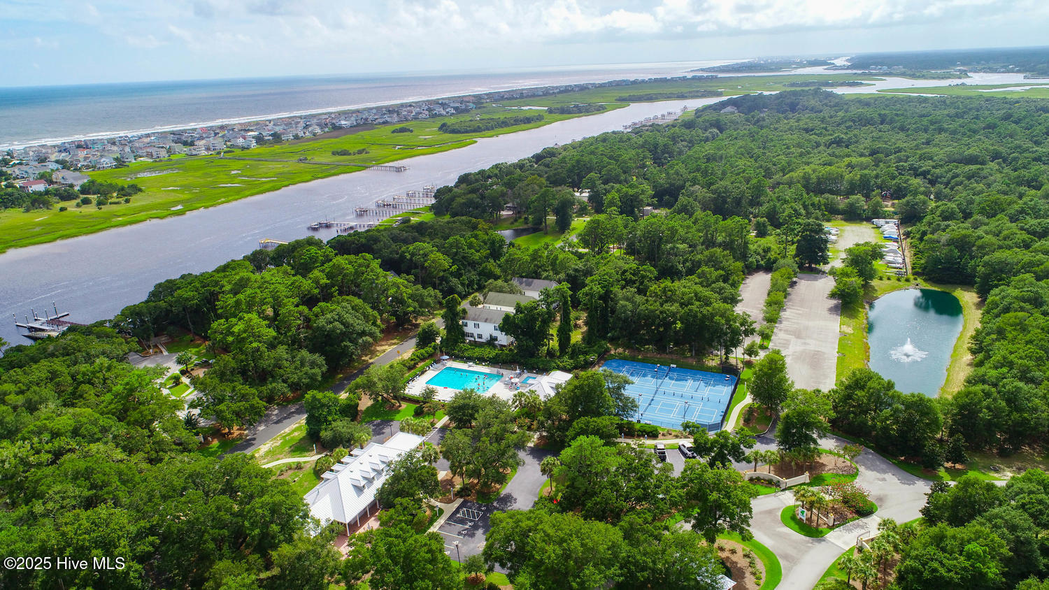 100536487 | Photo 11