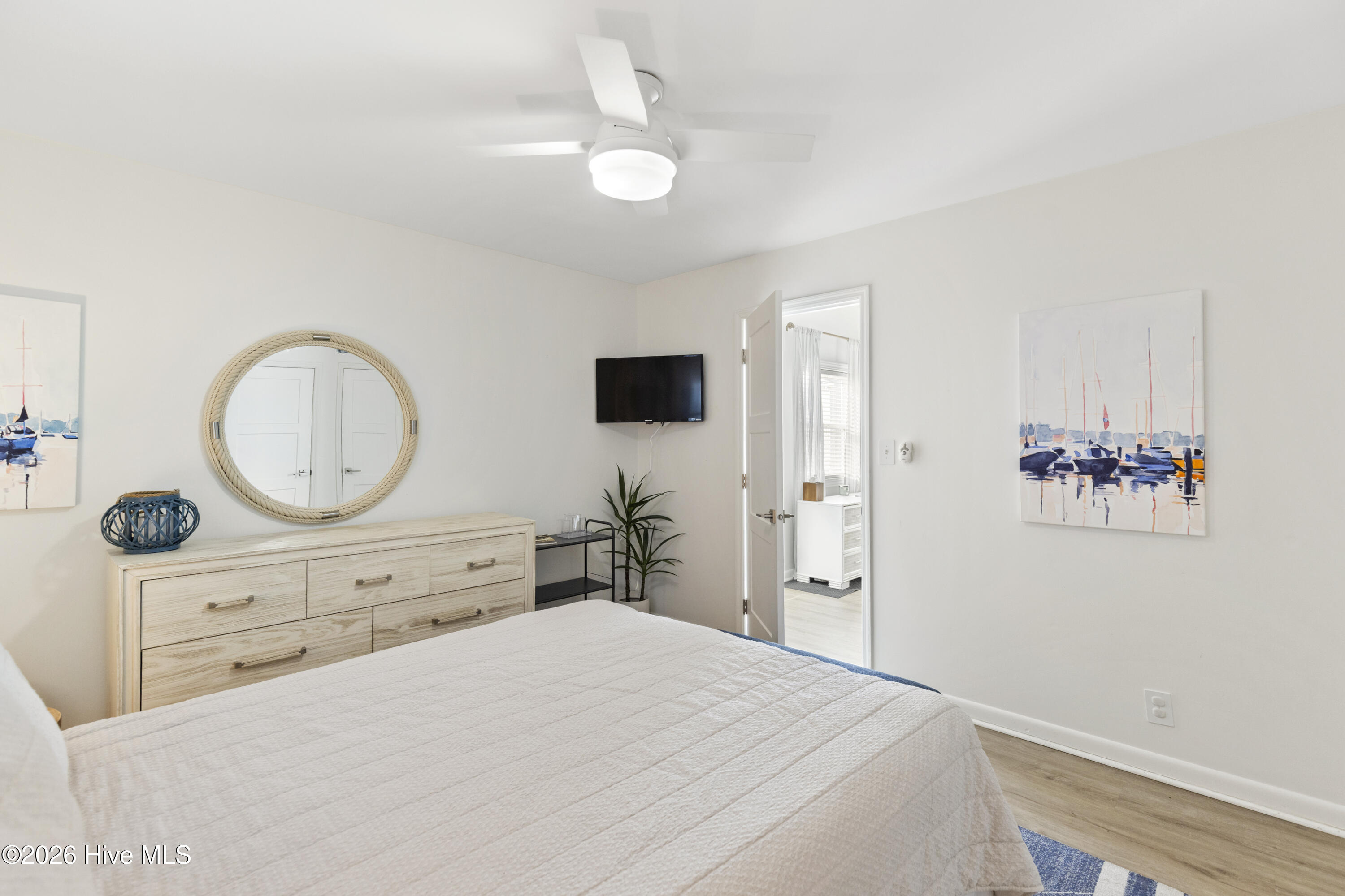 100552709 | Photo 31