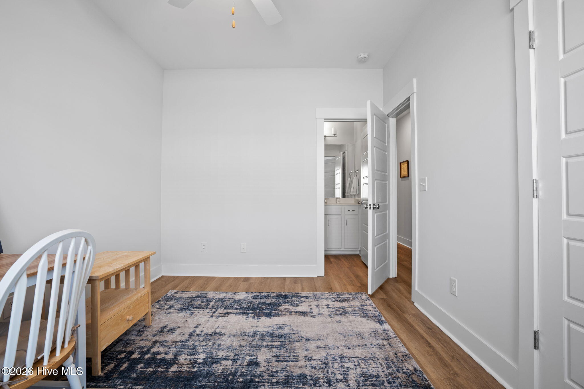 100549821 | Photo 26