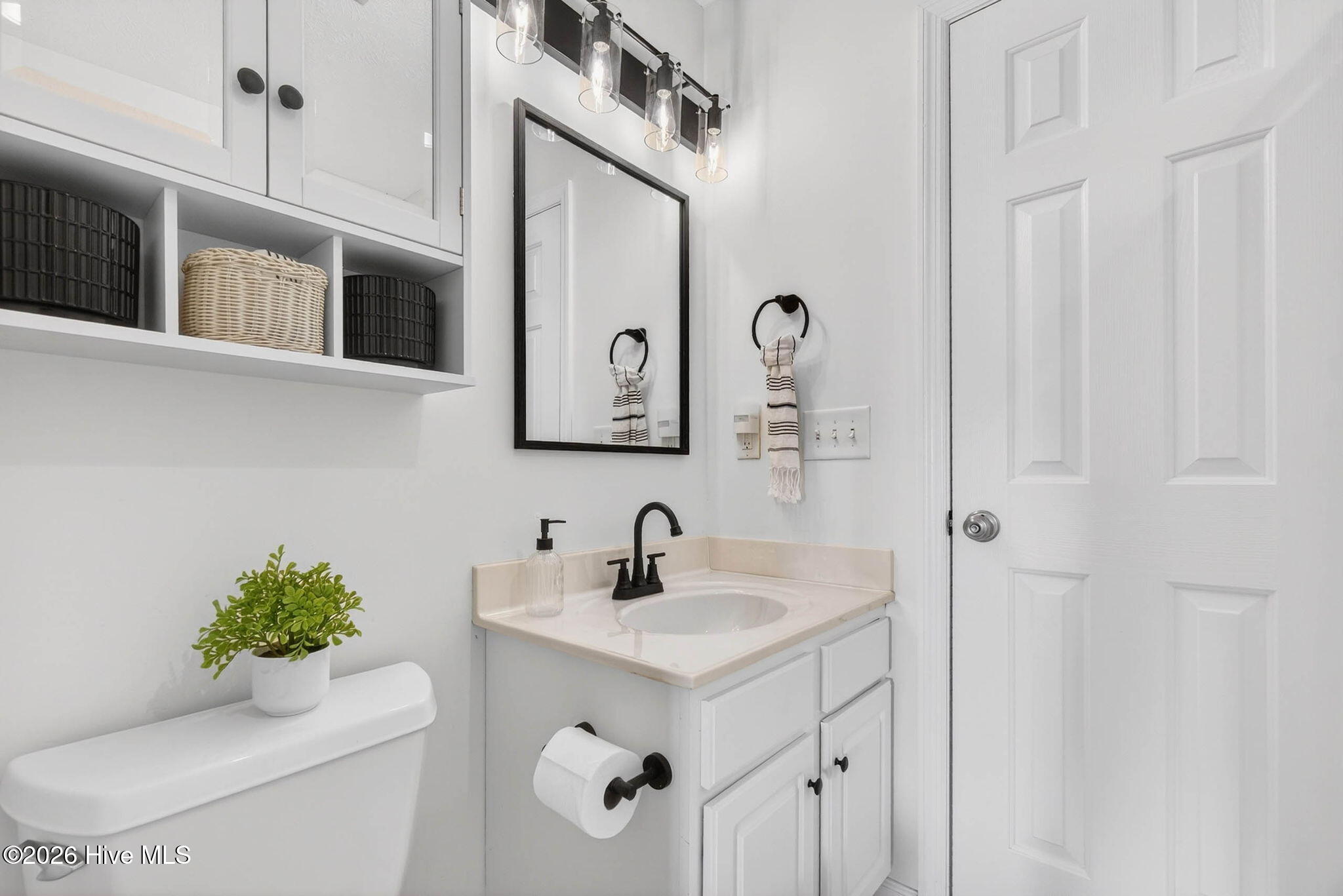 100564791 | Photo 13