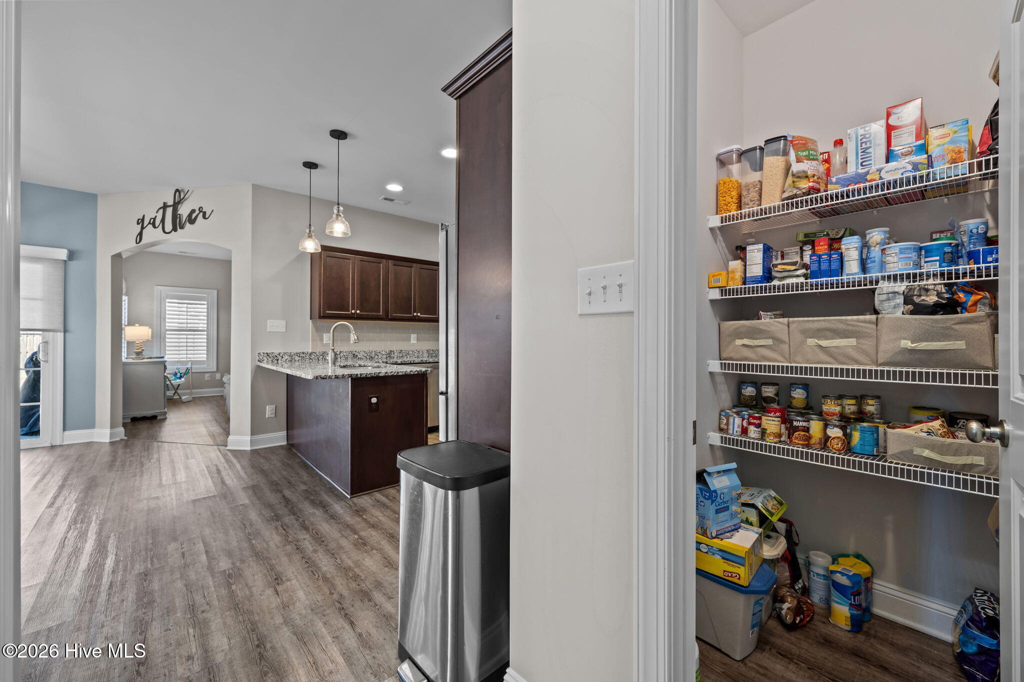 100557396 | Photo 14