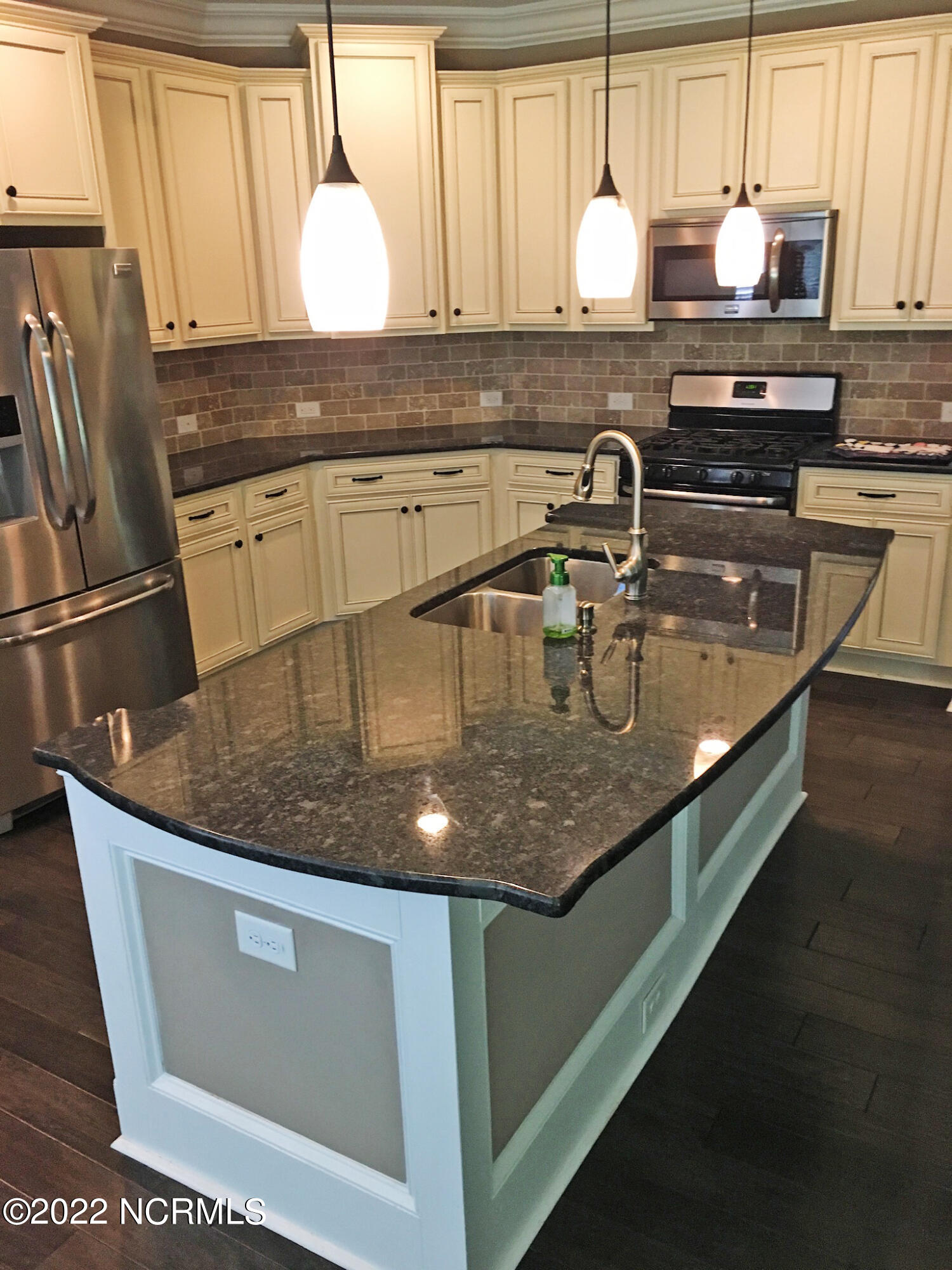 06- 122 Saltwater Landing Dr - Kitchen