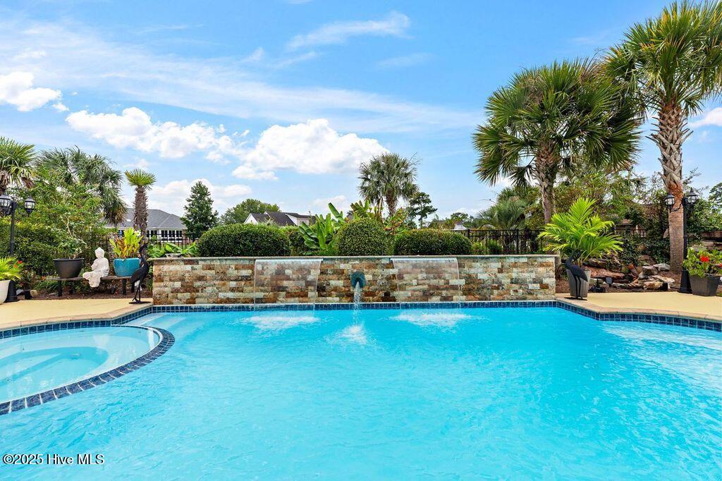 100547367 | Photo 50