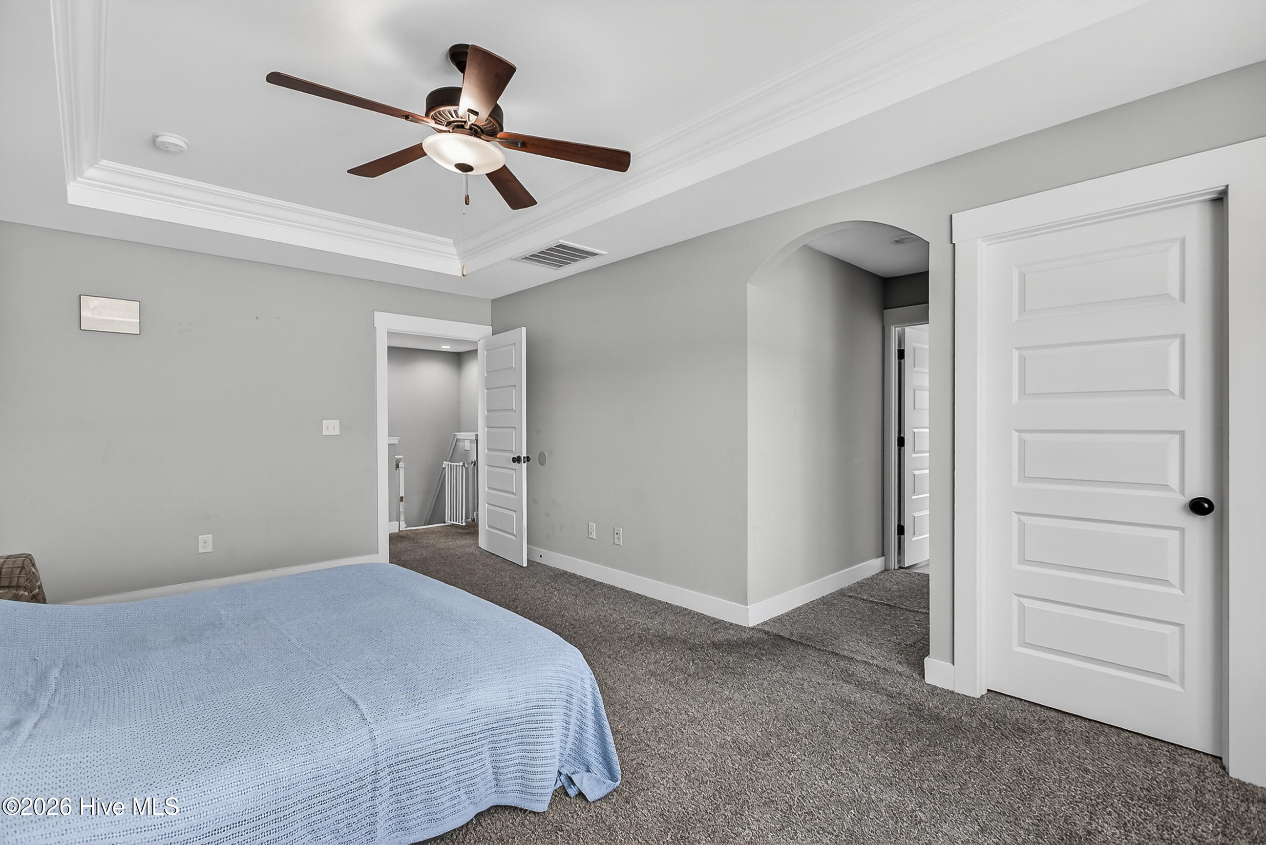 100569243 | Photo 19