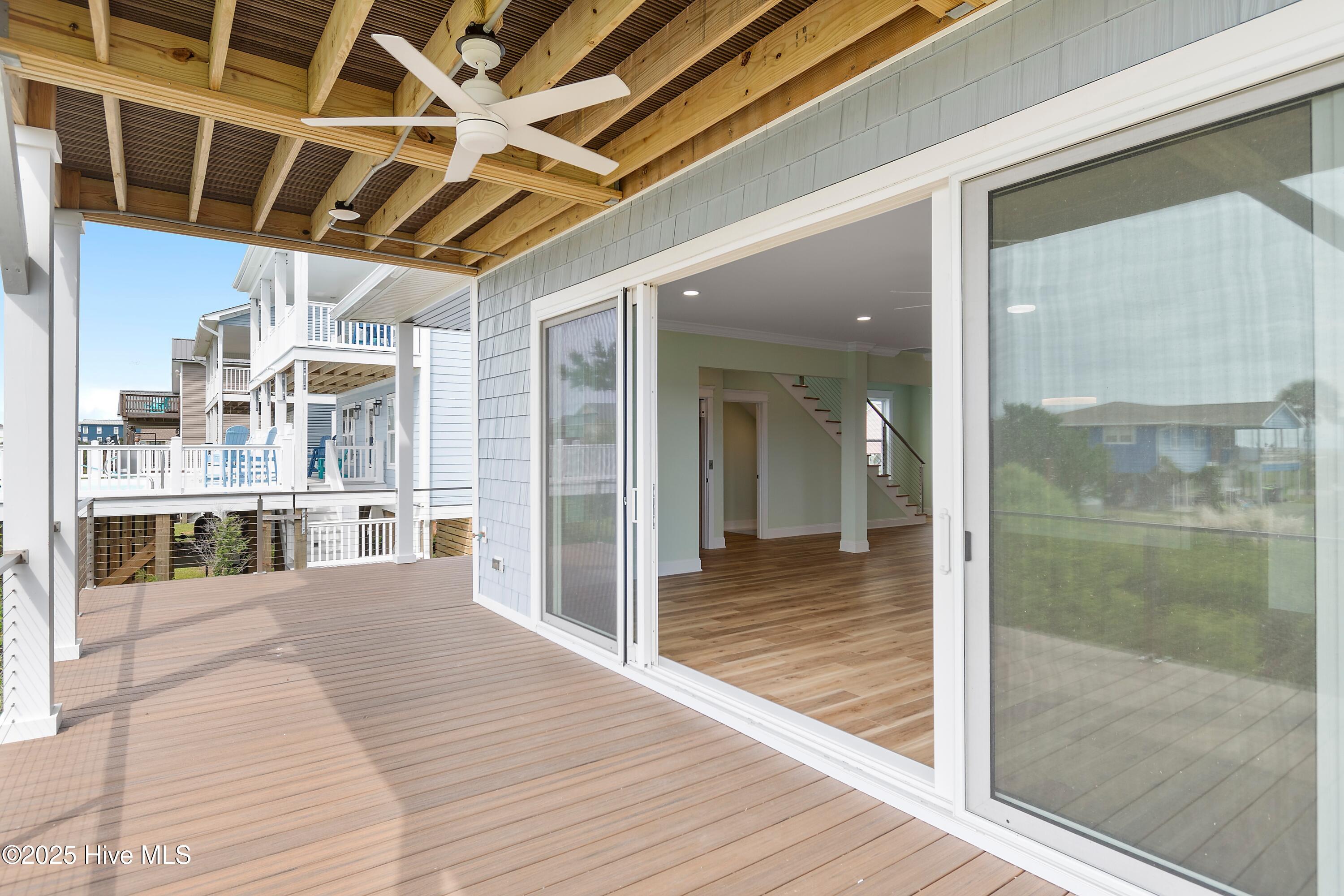 100549252 | Photo 33