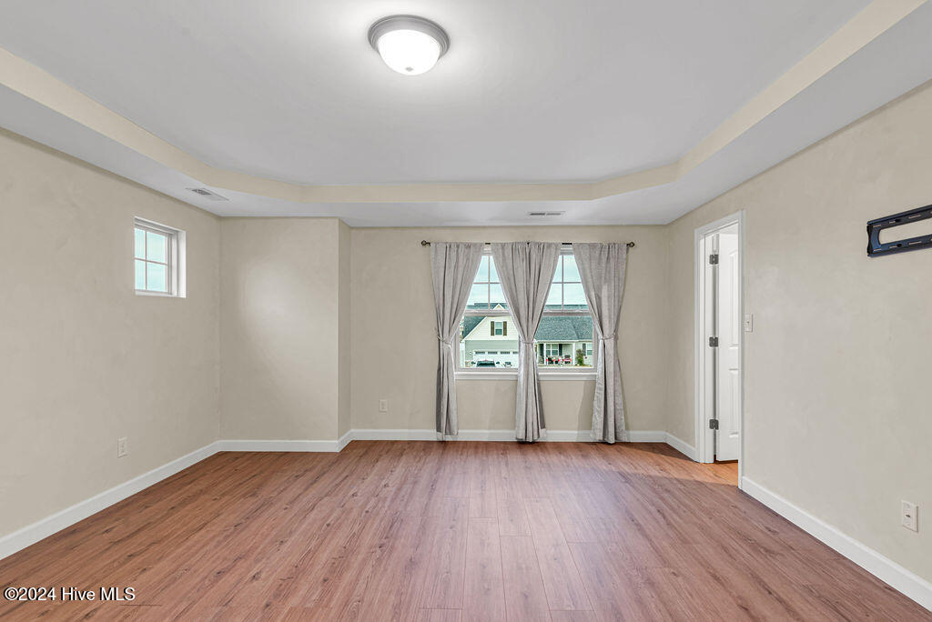 100565777 | Photo 20