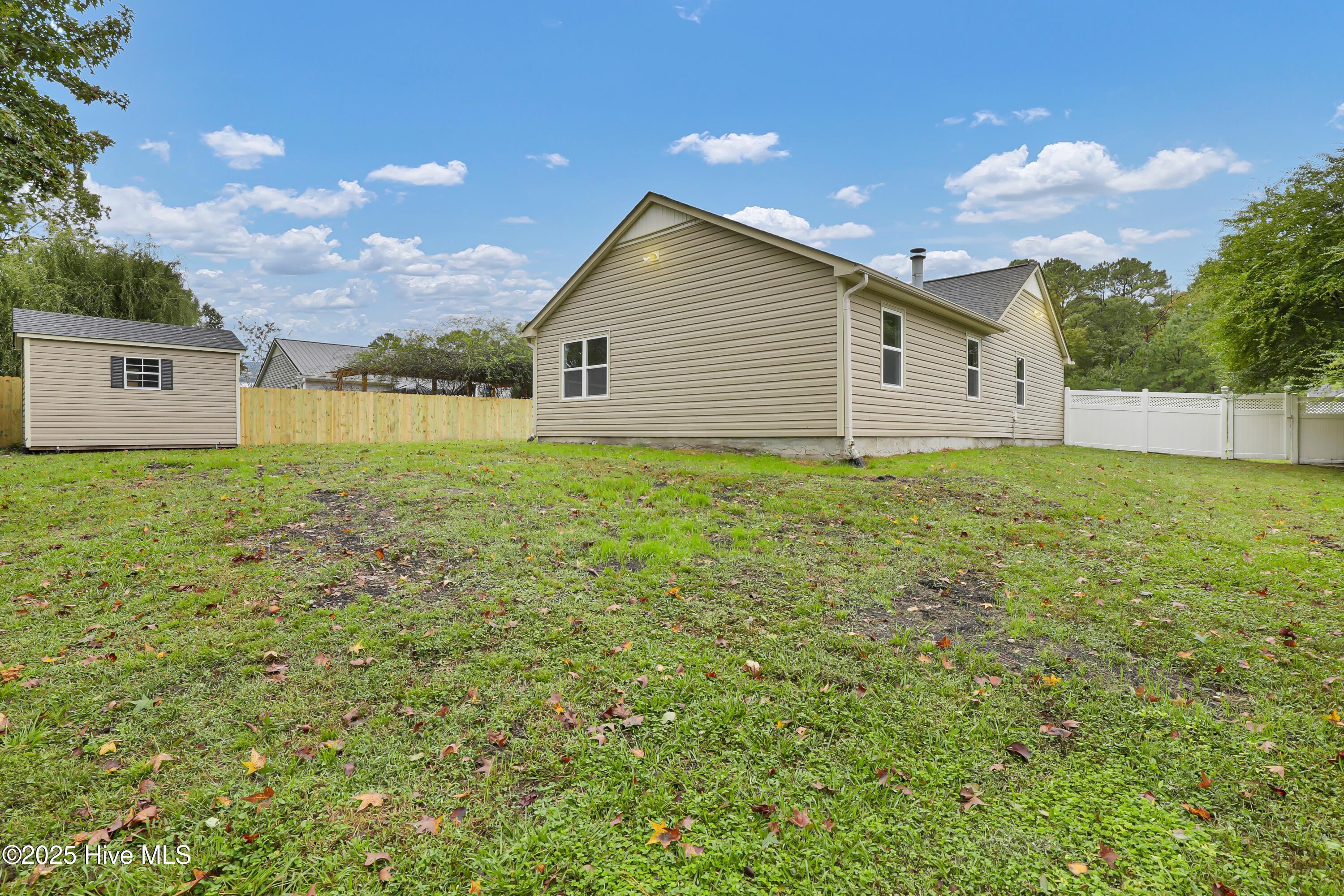 100536825 | Photo 26