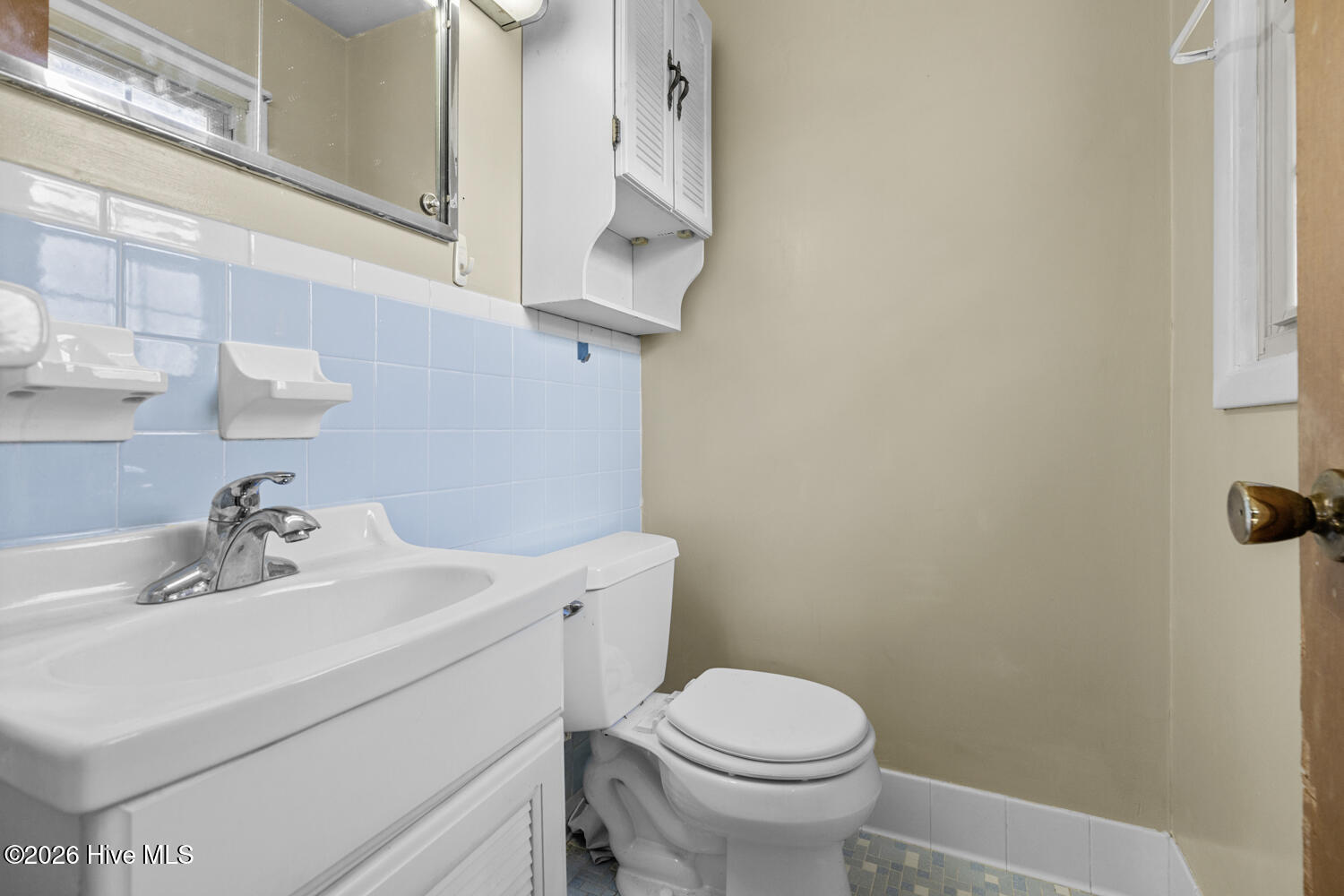 100548988 | Photo 19