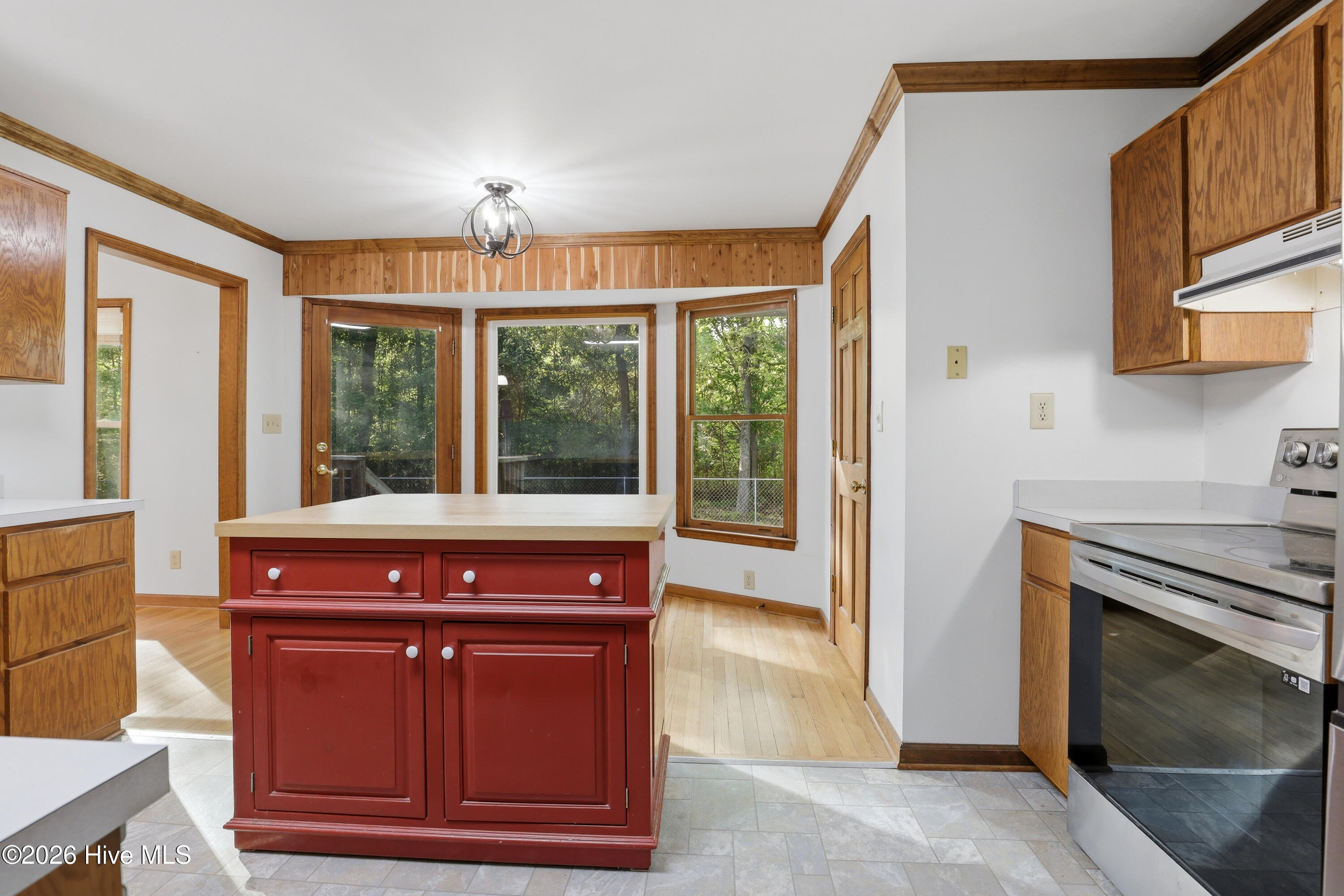 100569494 | Photo 27