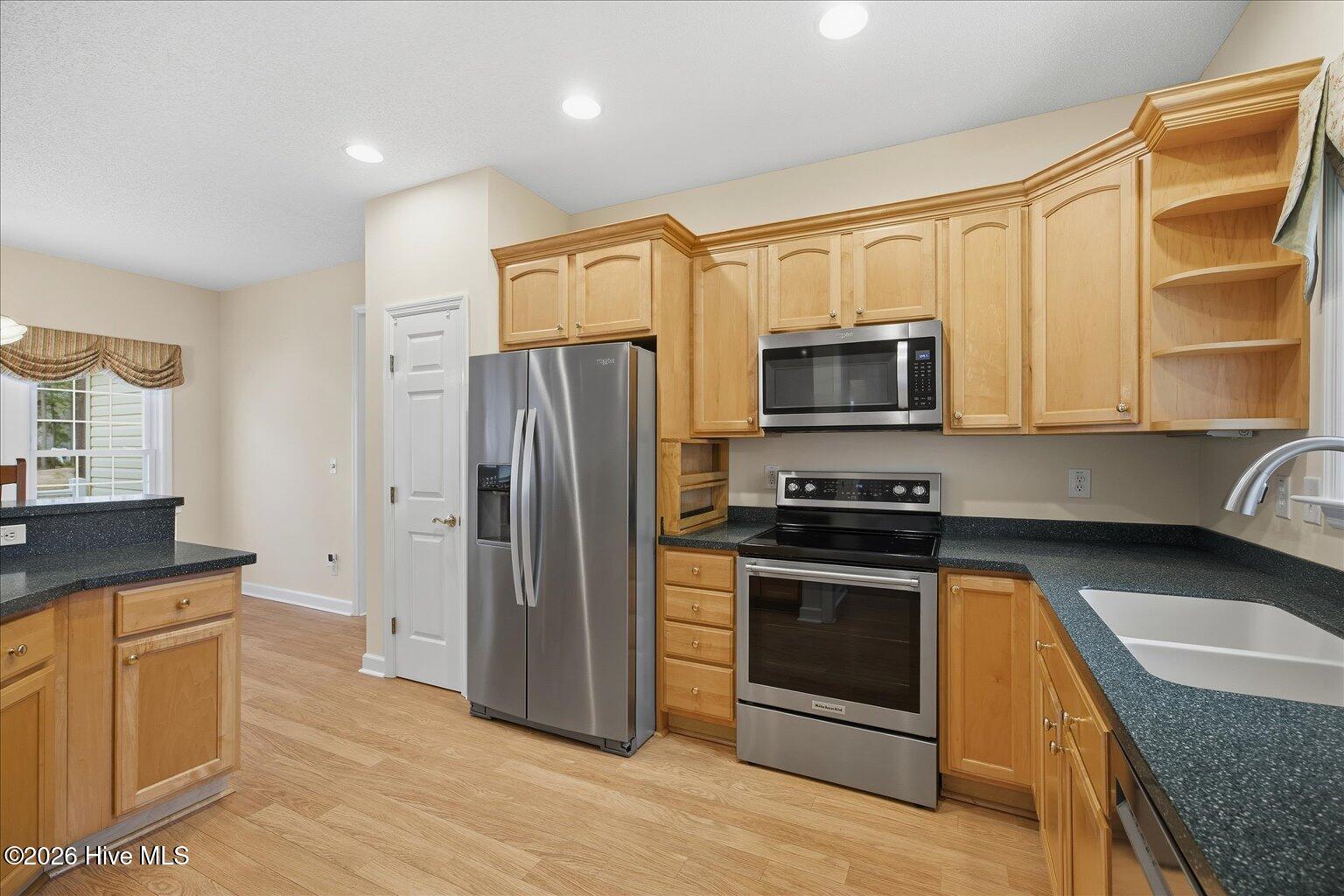 100553011 | Photo 25