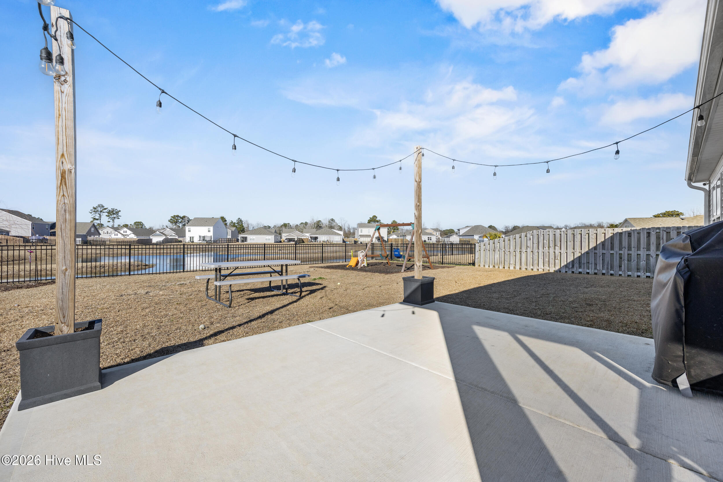 100550214 | Photo 35