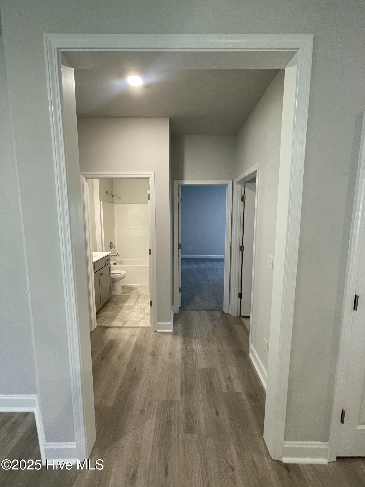 100522611 | Photo 30