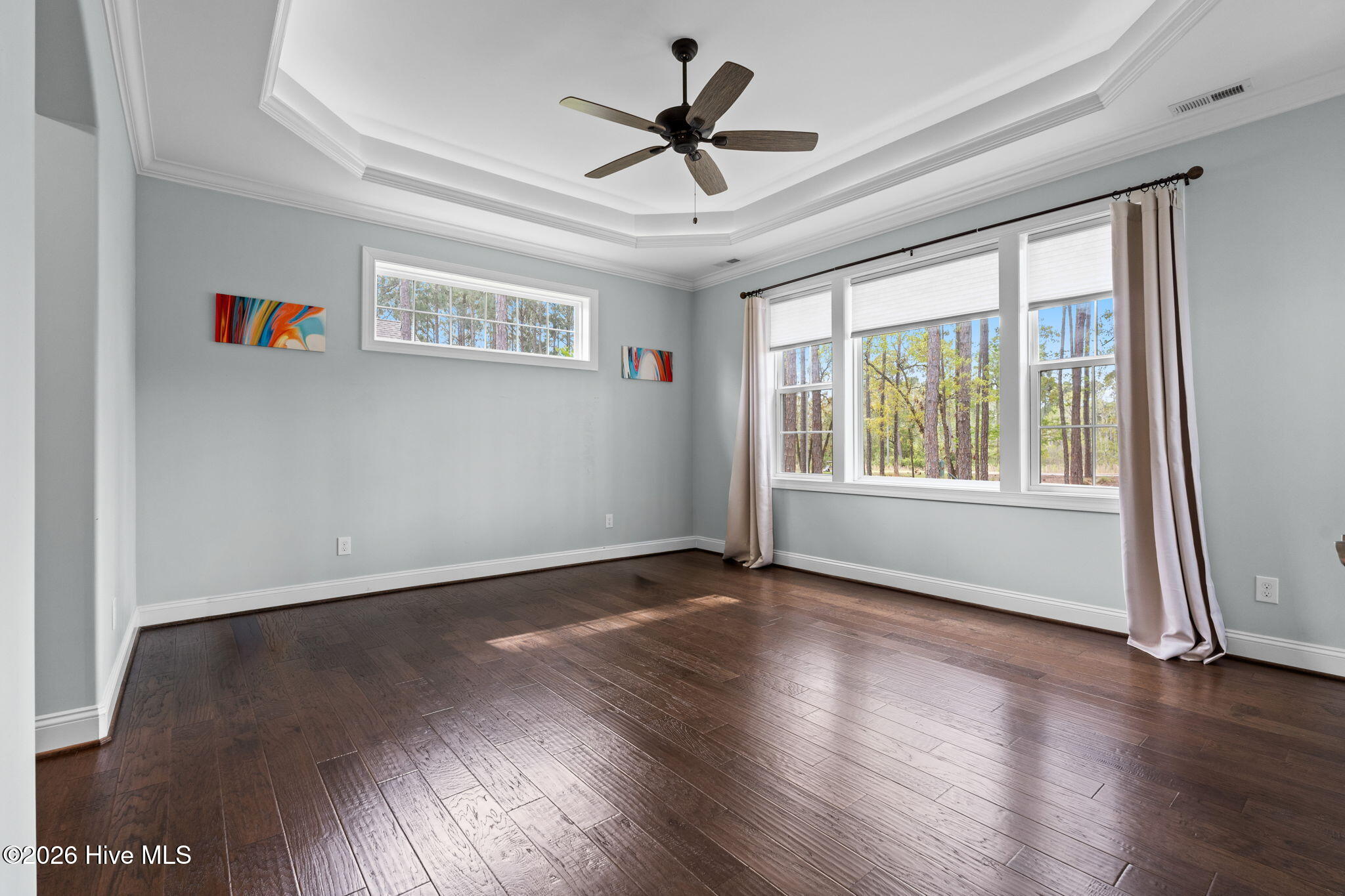 100566605 | Photo 23