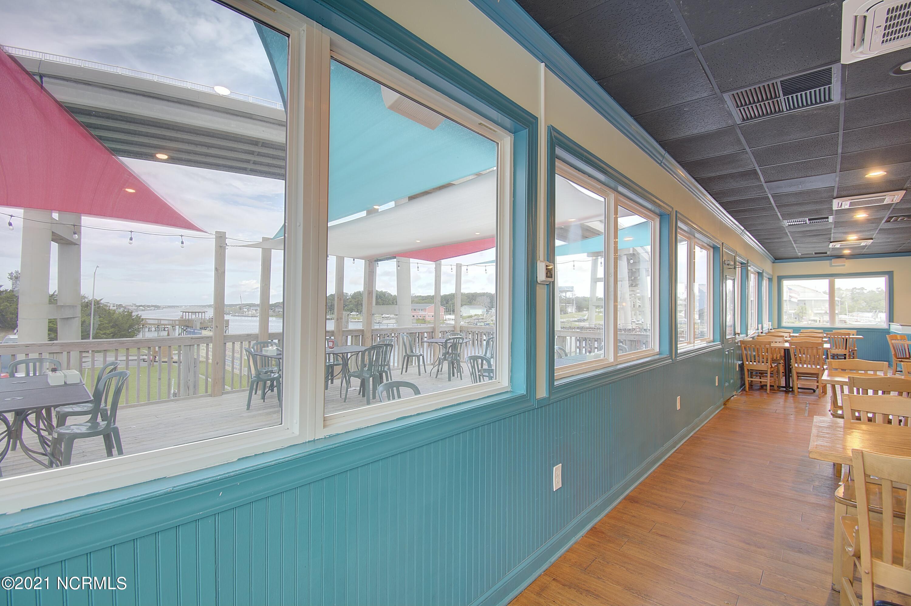 100502162 | Photo 36