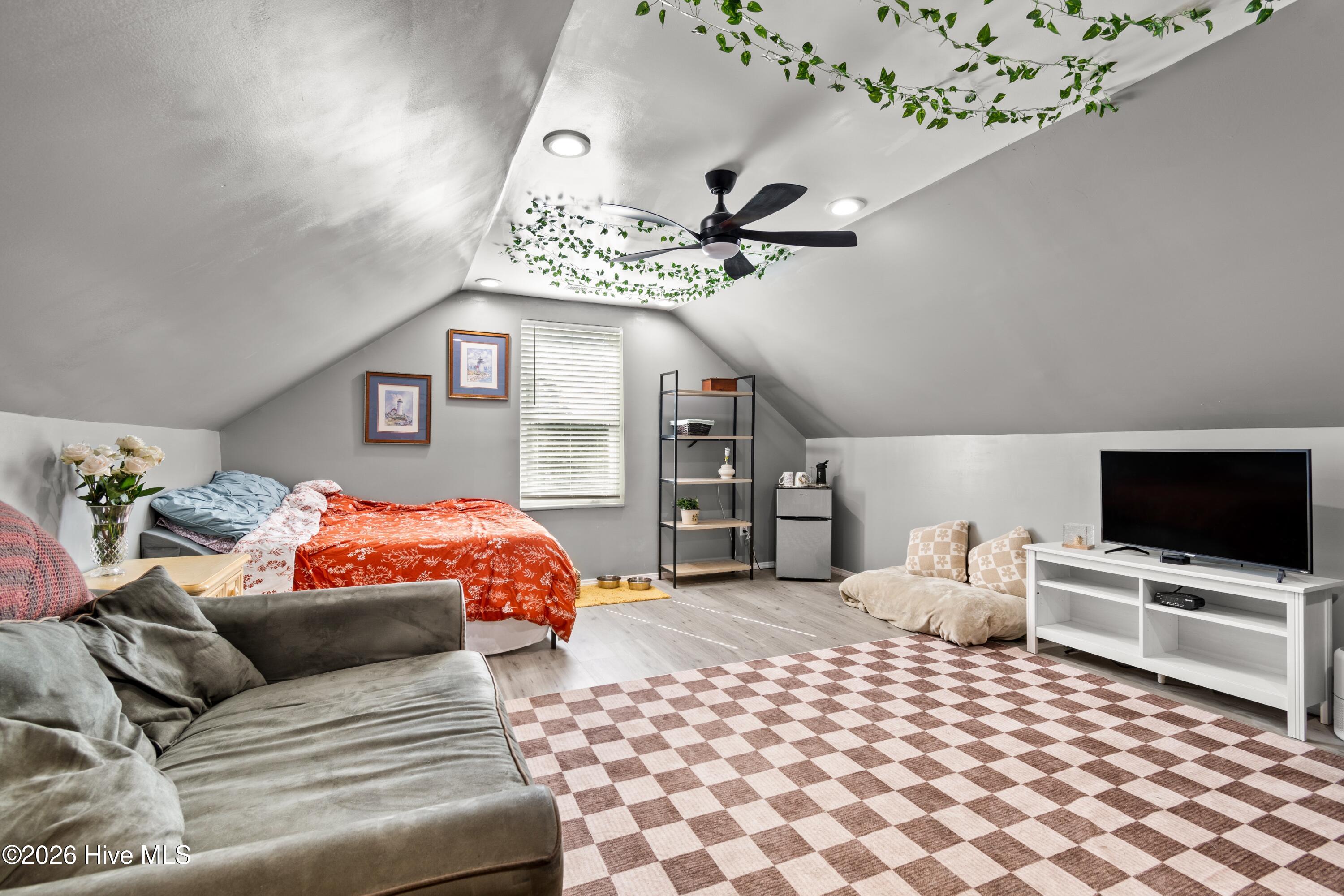 100556828 | Photo 26