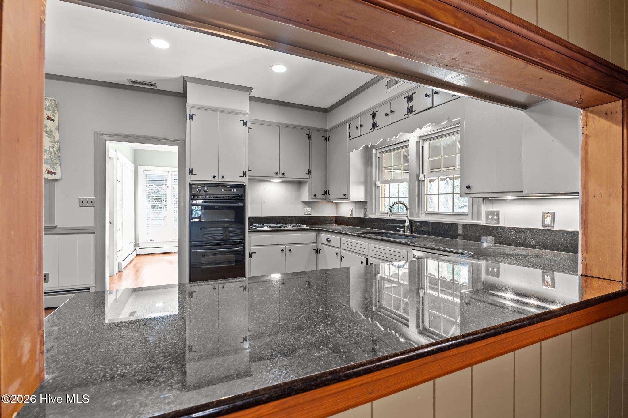 401 Brentwood Drive N