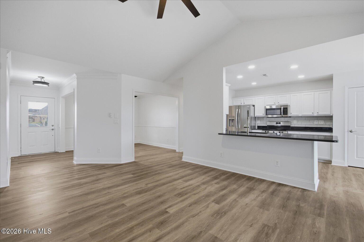 100557430 | Photo 17