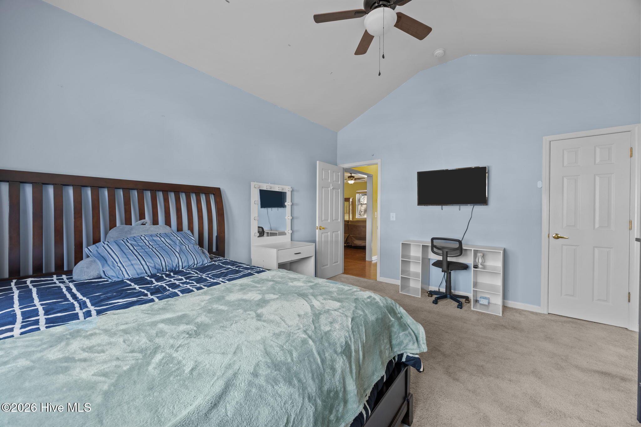 100549606 | Photo 20