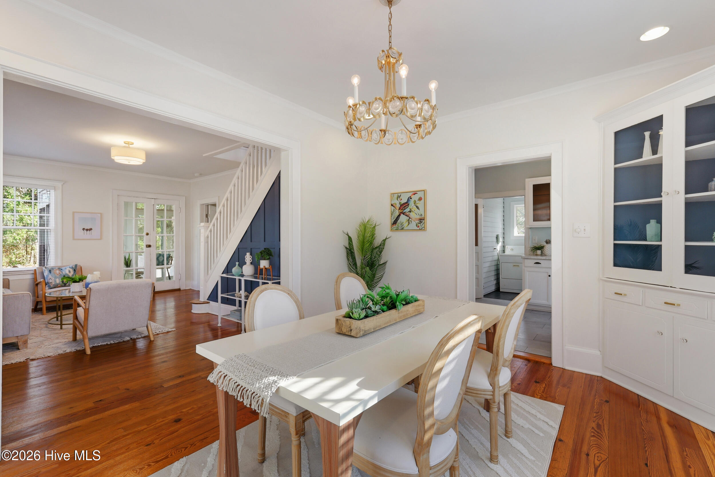 100562398 | Photo 10