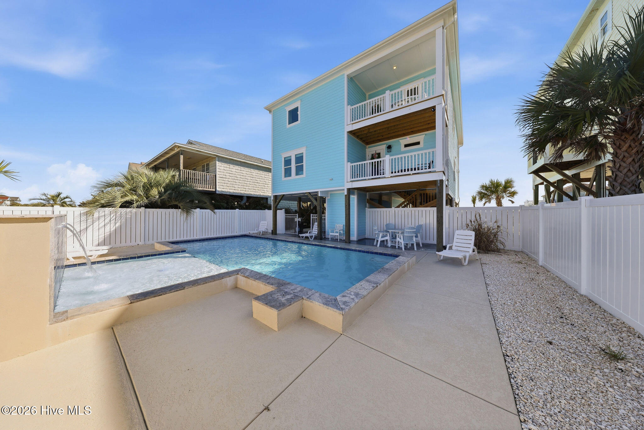 100559118 | Photo 76