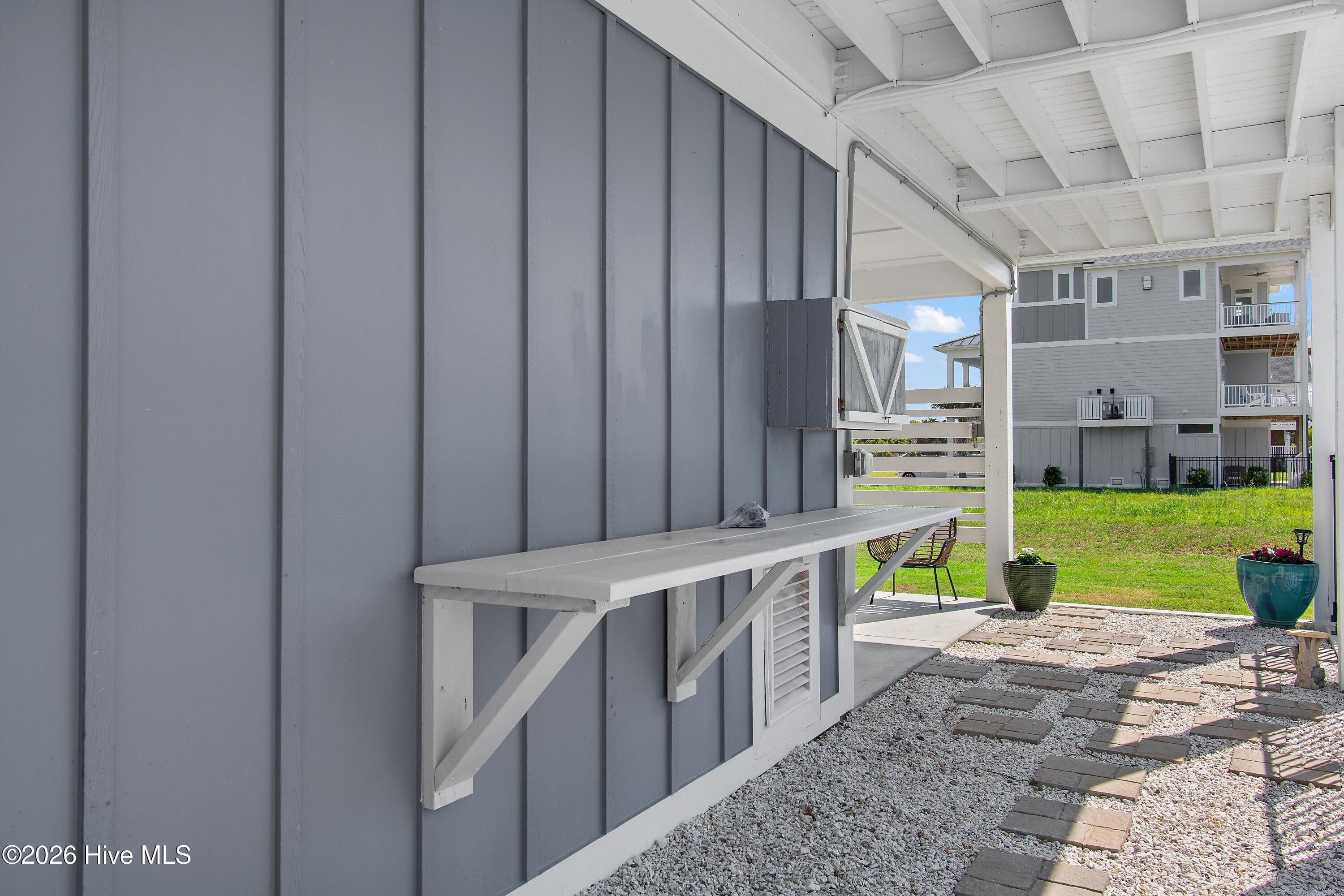 100567916 | Photo 48