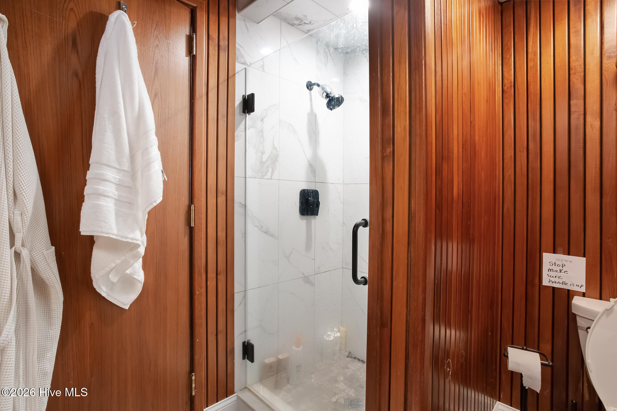 100565973 | Photo 12