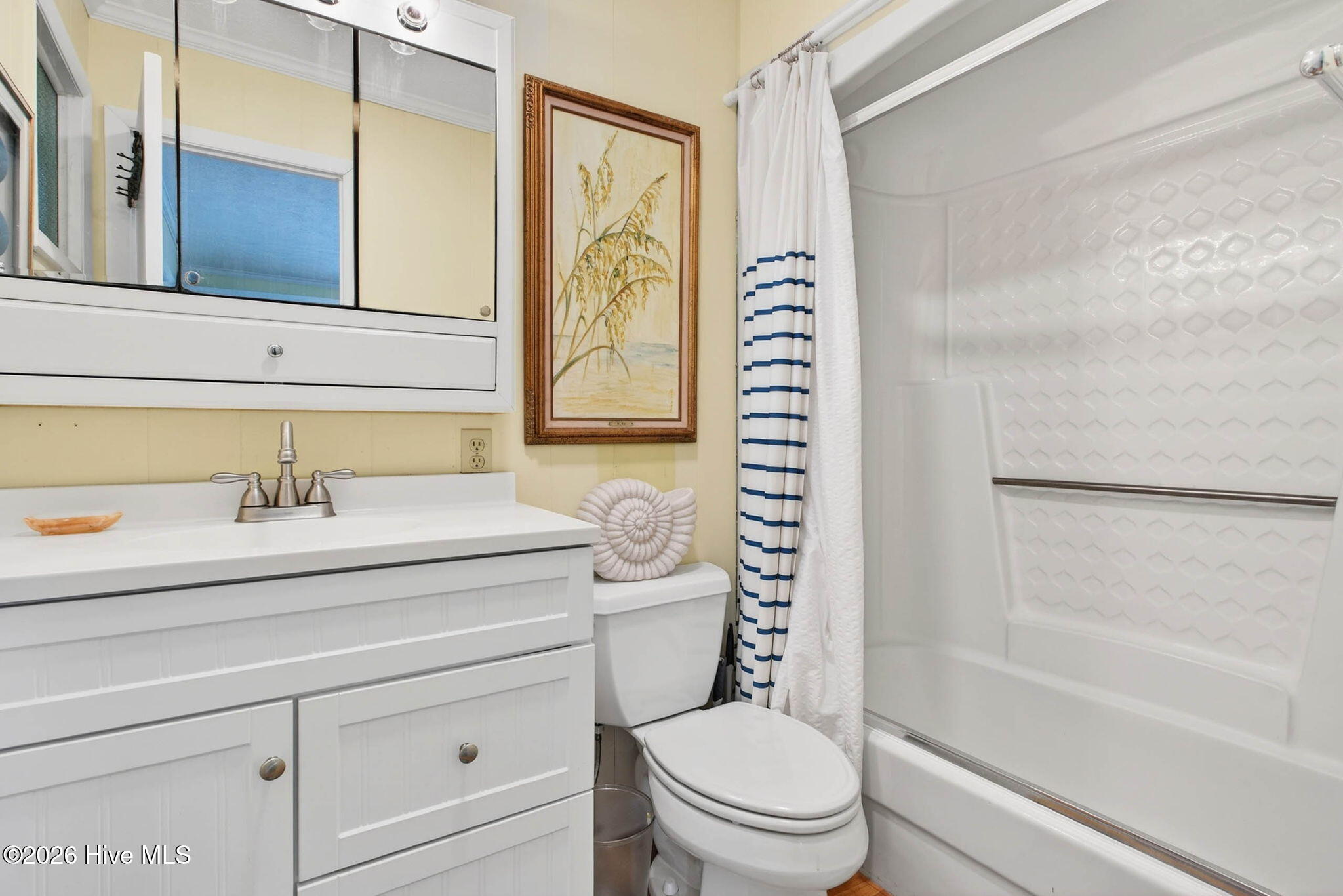 100564283 | Photo 26