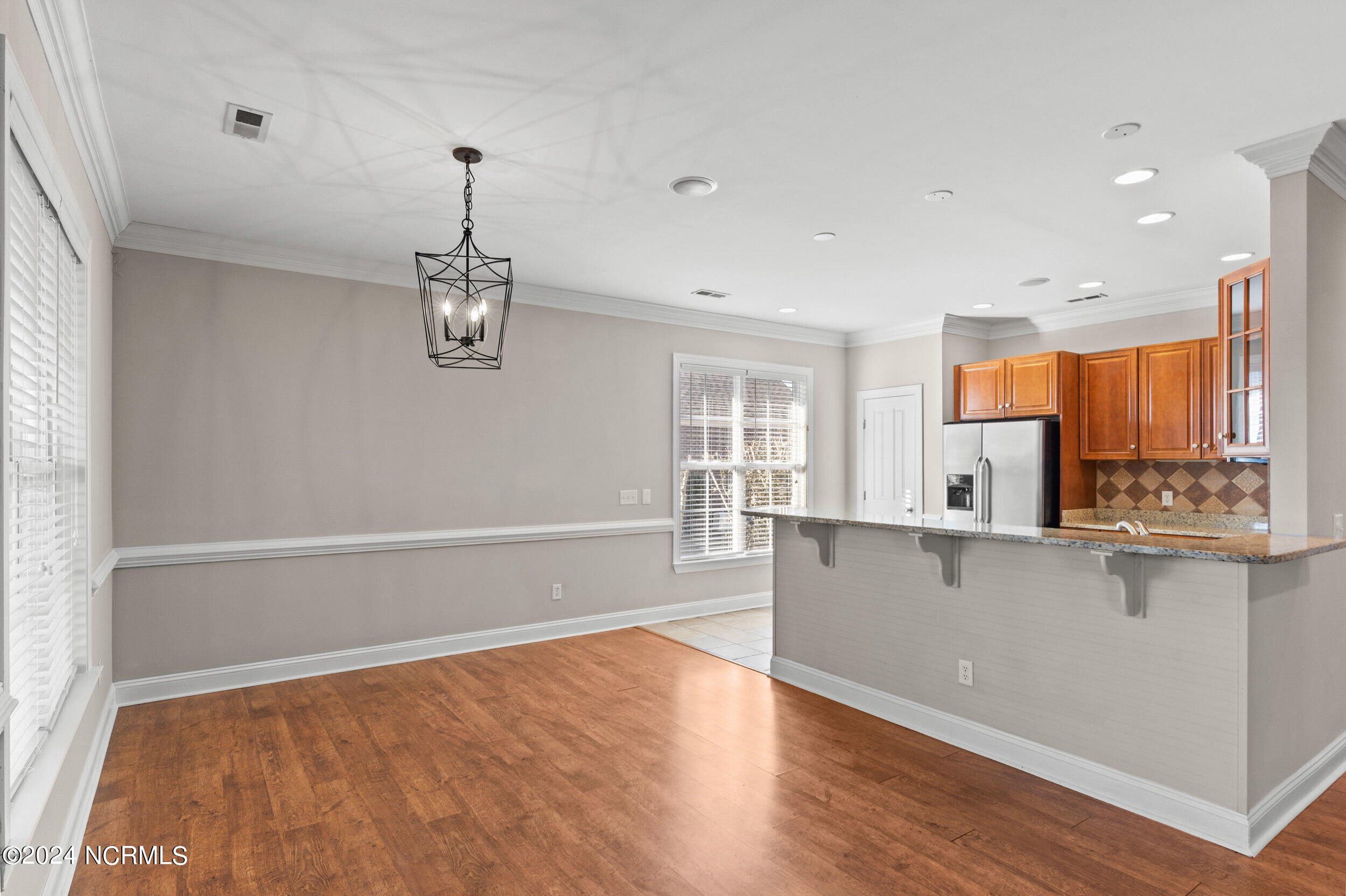 100564899 | Photo 11