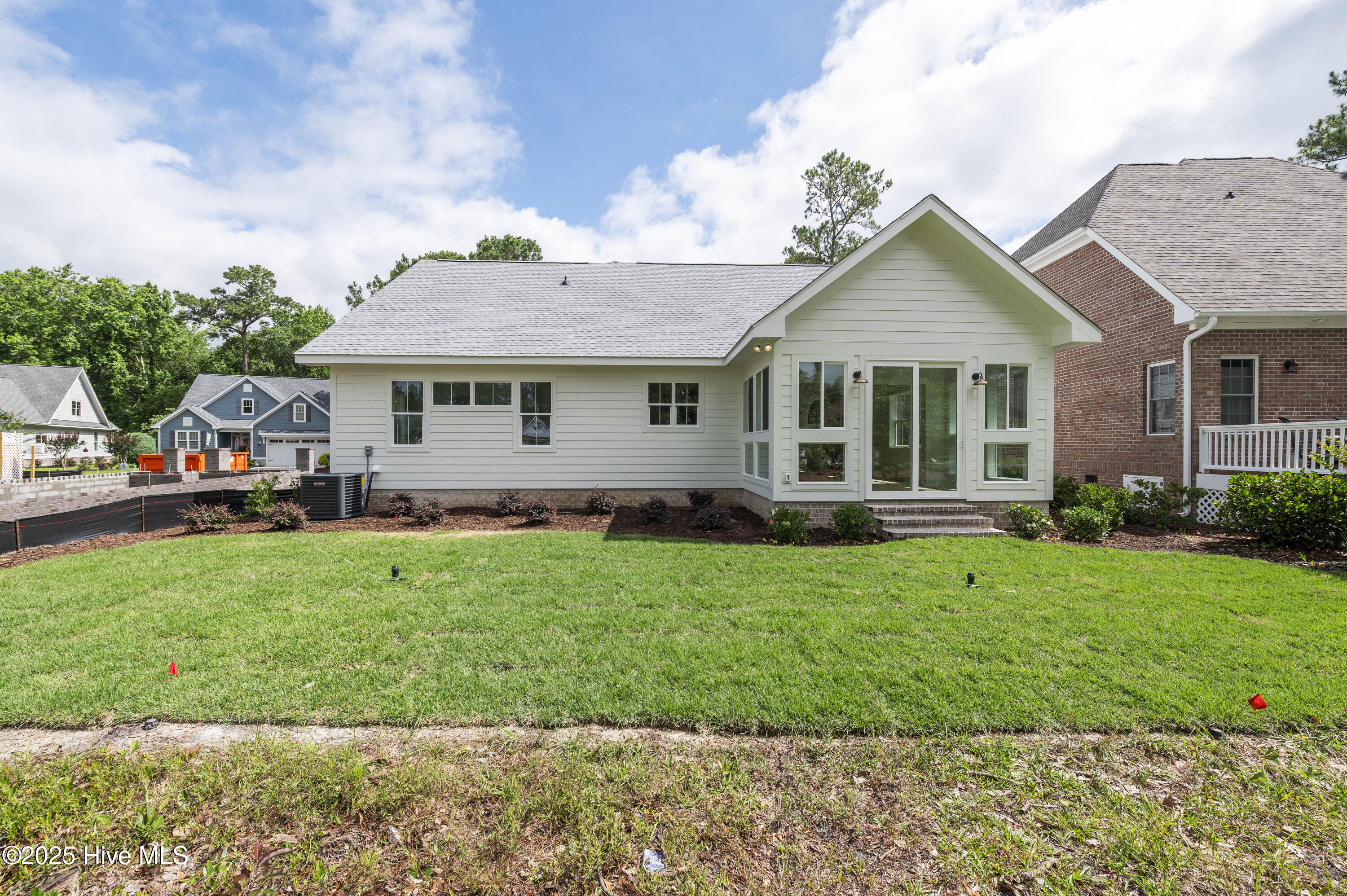 100490321 | Photo 47