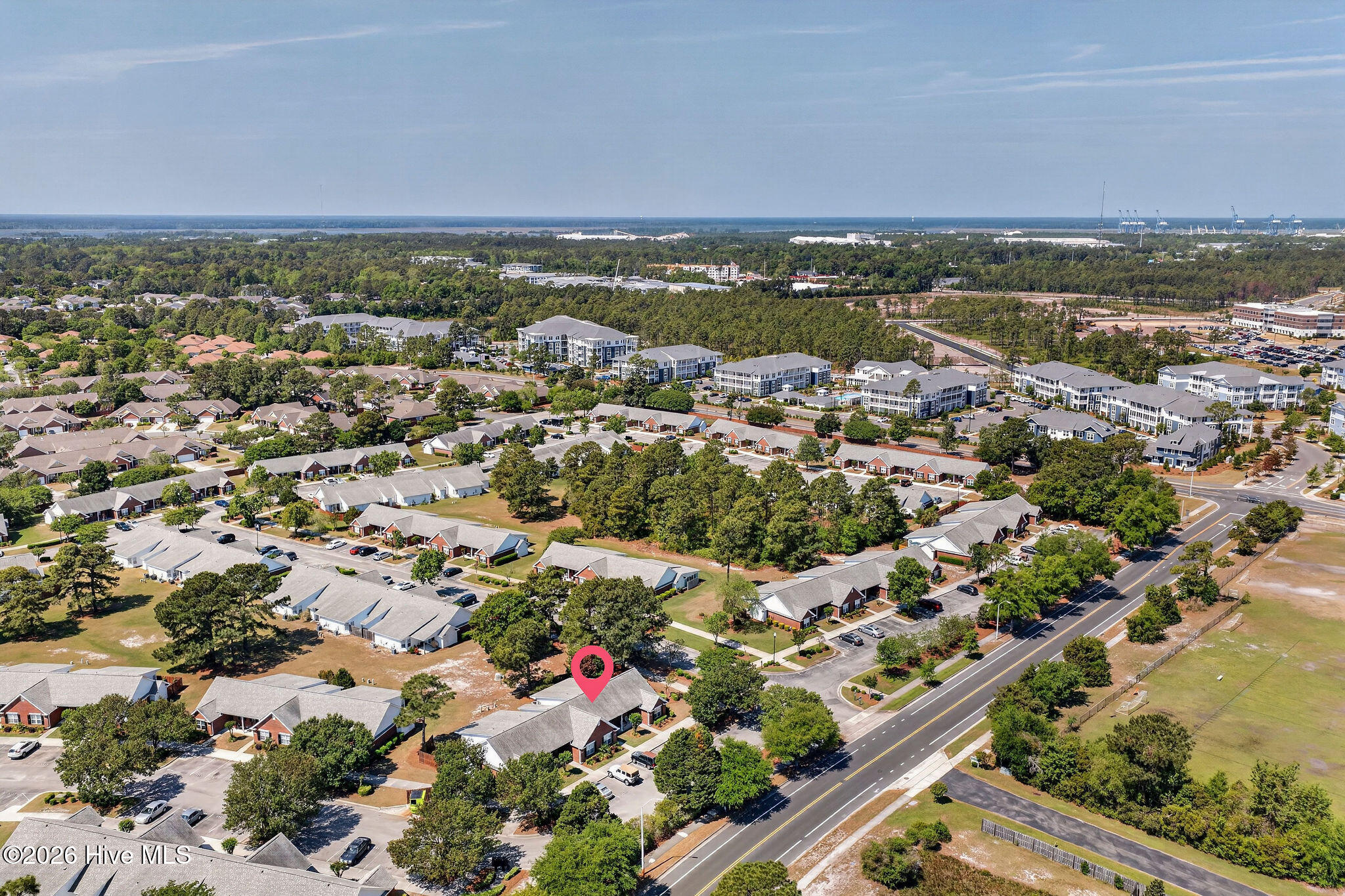 100568008 | Photo 31