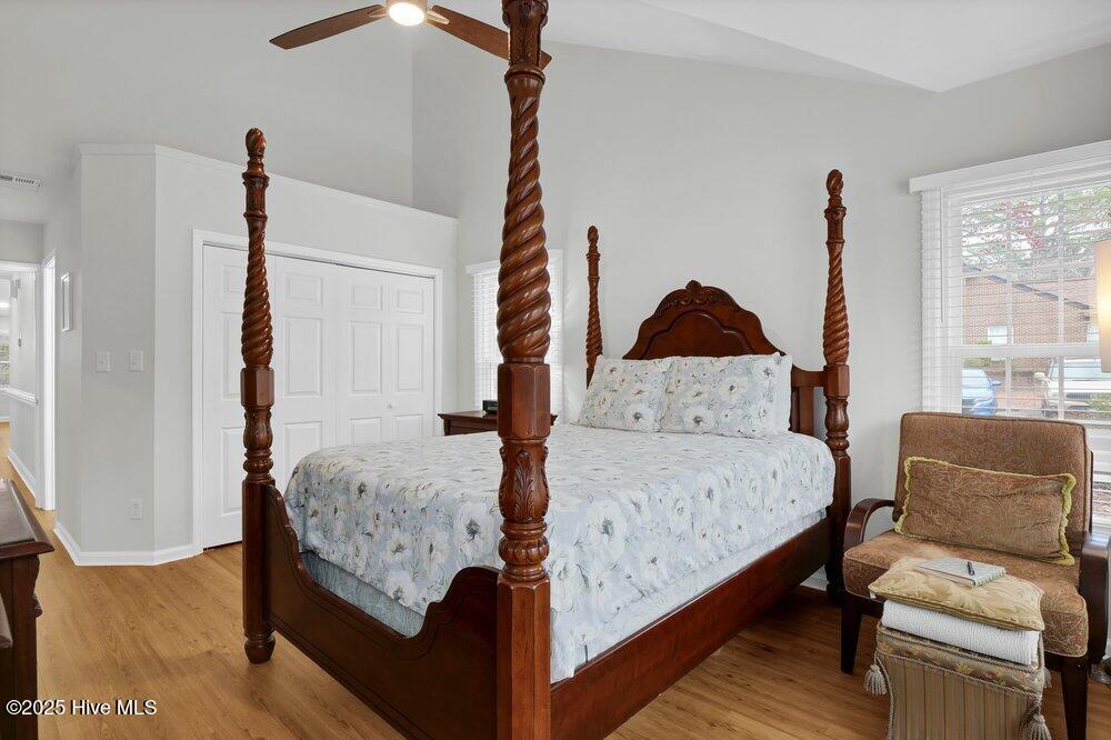 100546744 | Photo 15