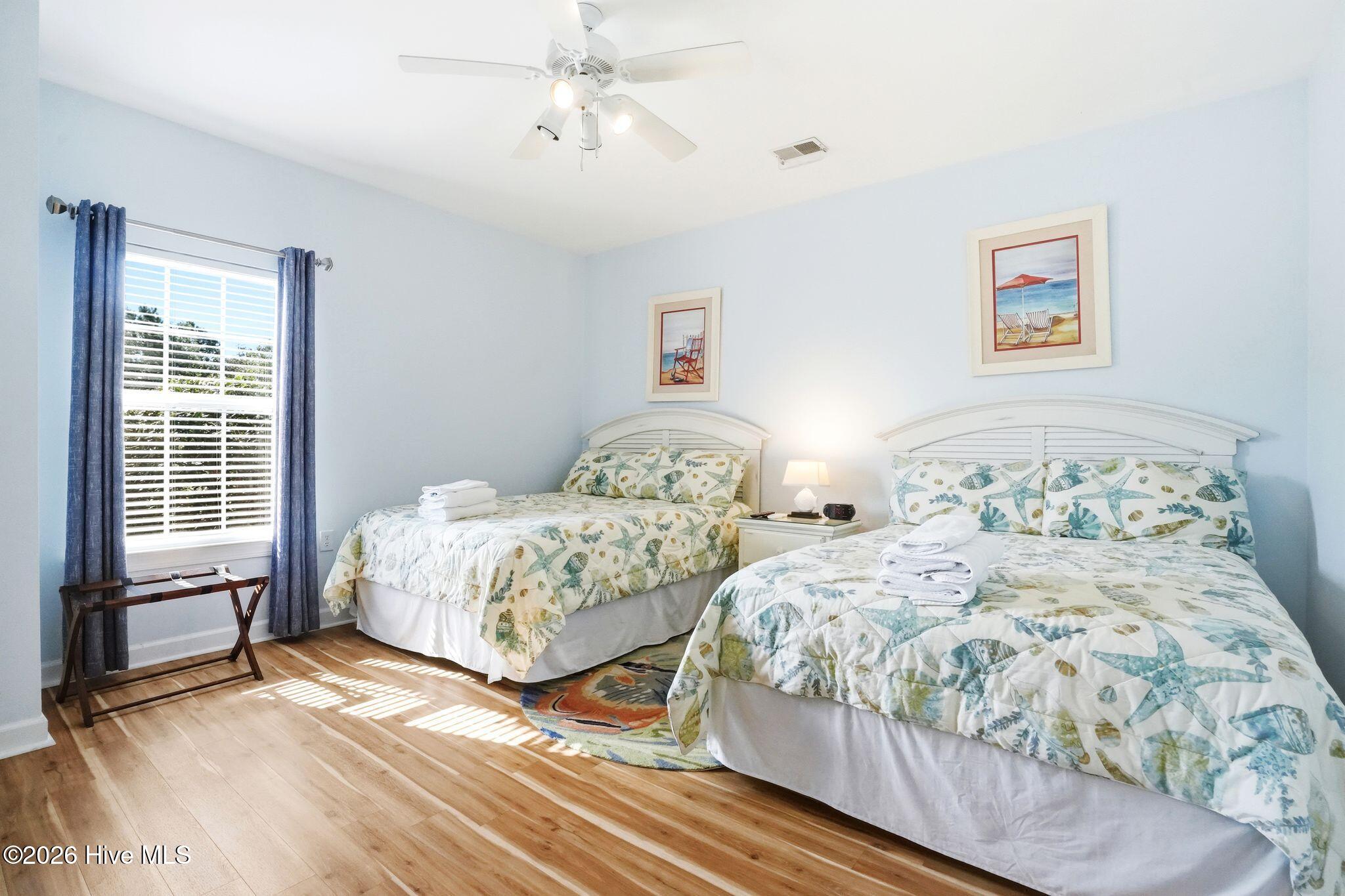 100565288 | Photo 28