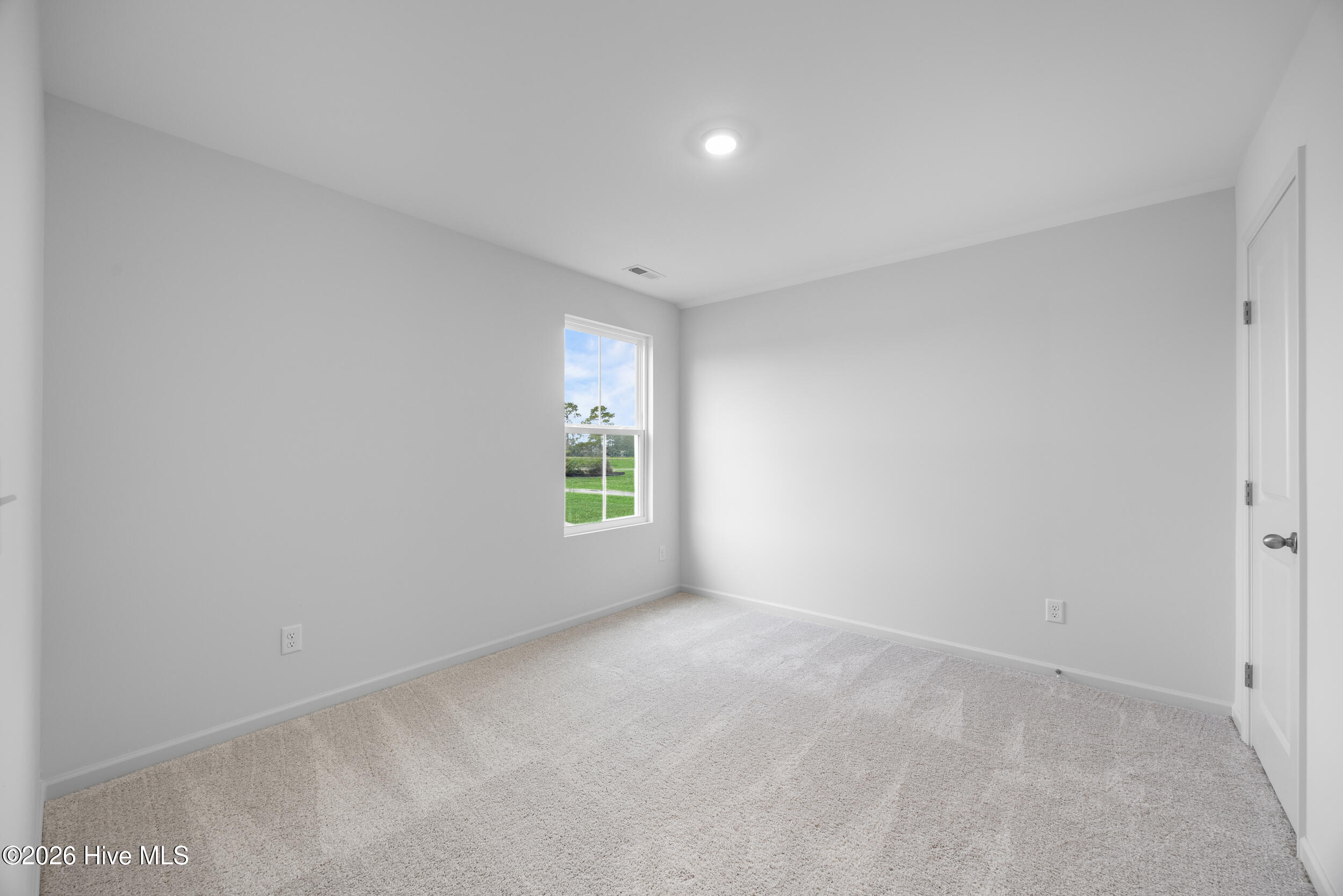 100546930 | Photo 26